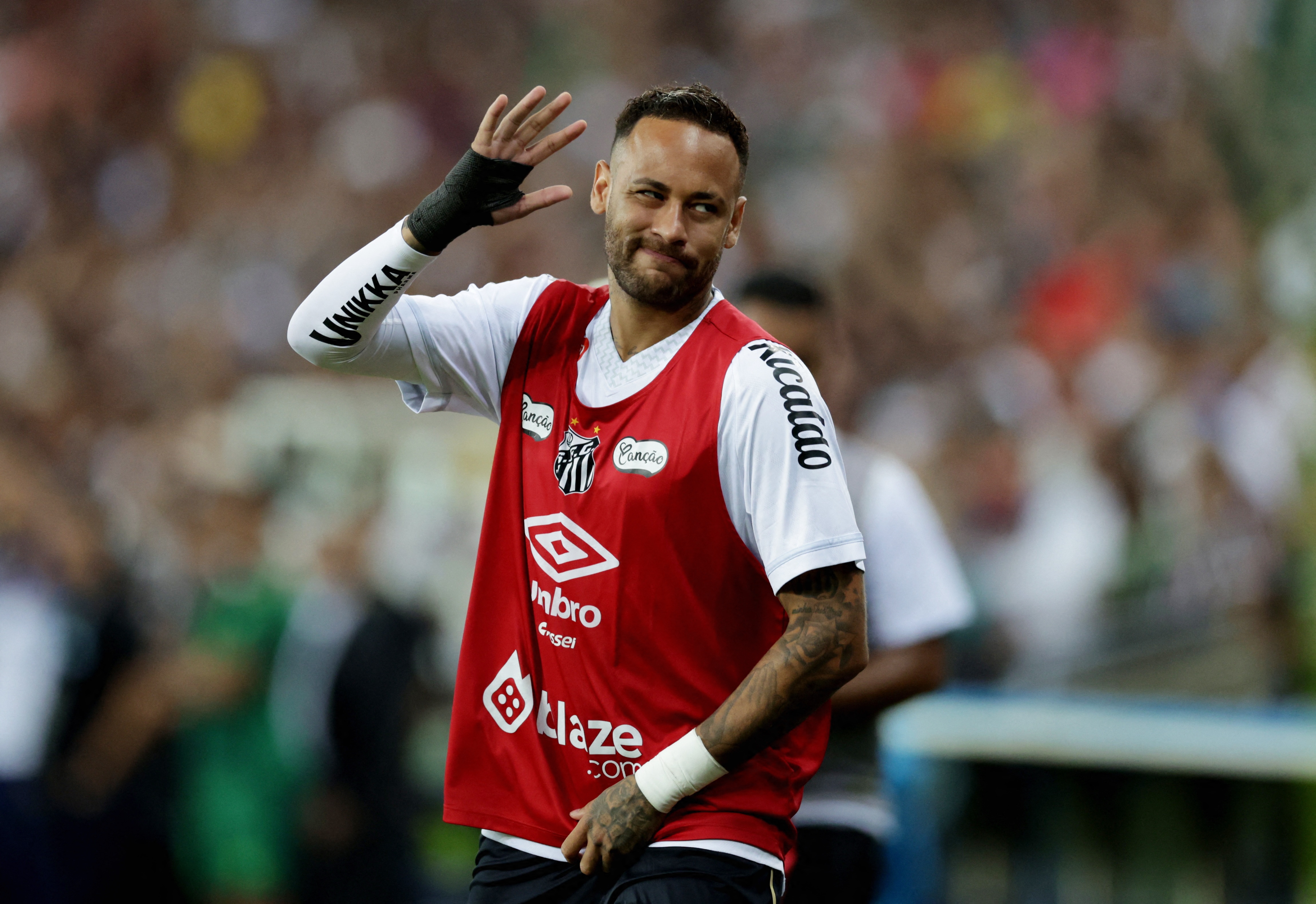 記者：內馬爾正與桑托斯商談續約，歐洲俱樂(lè )部對他感興趣