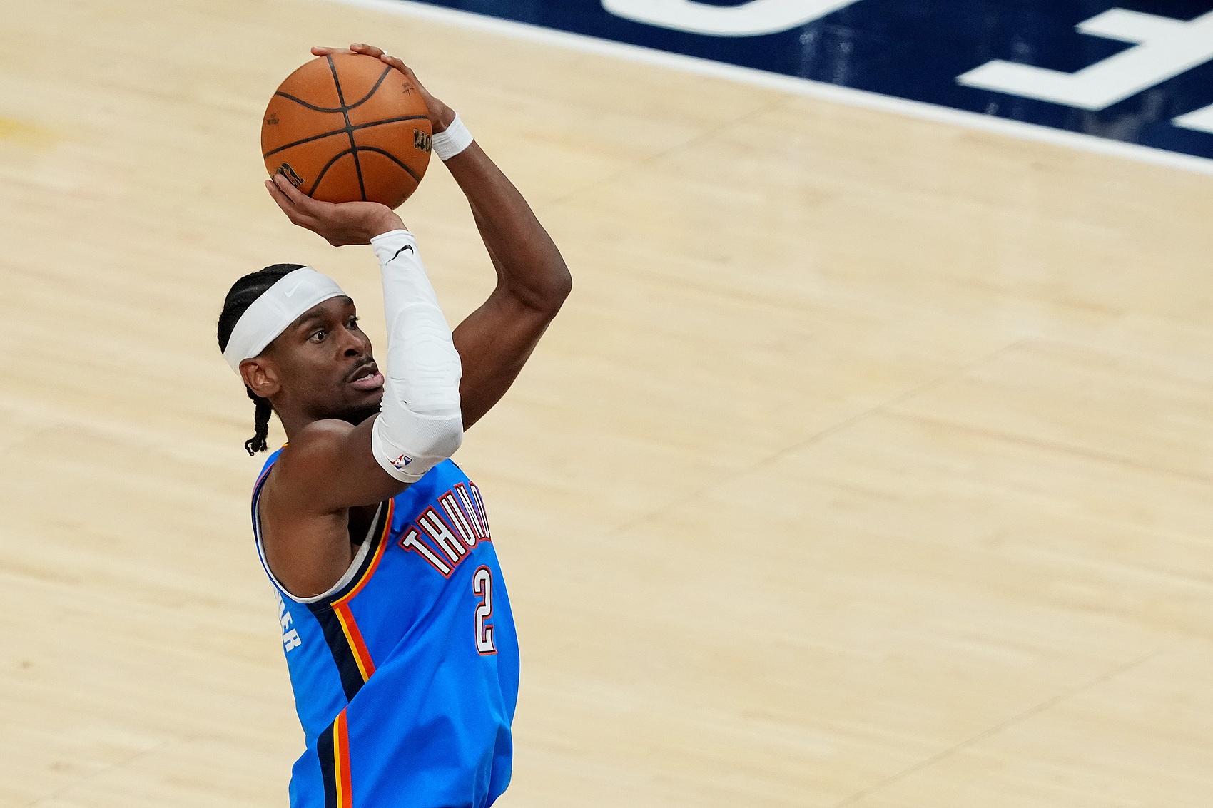 SGA31分&杰倫威40分！鮑仁君：總決賽都是靠球星贏(yíng)球的