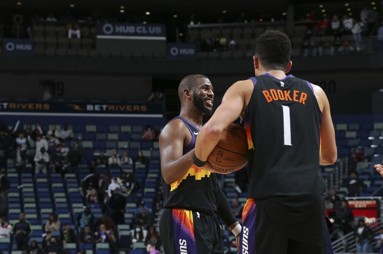 夏普：布克不是控衛 他打過(guò)最好的籃球就是和保羅搭檔的時(shí)候