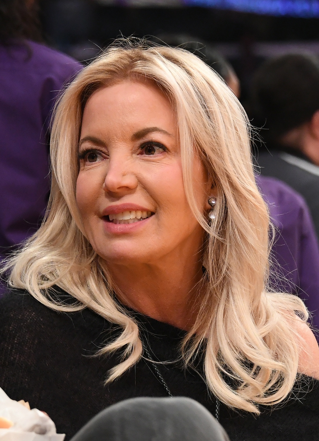 阿姨良心??珍妮留任是為了讓她雇的那些人的合同平穩走完