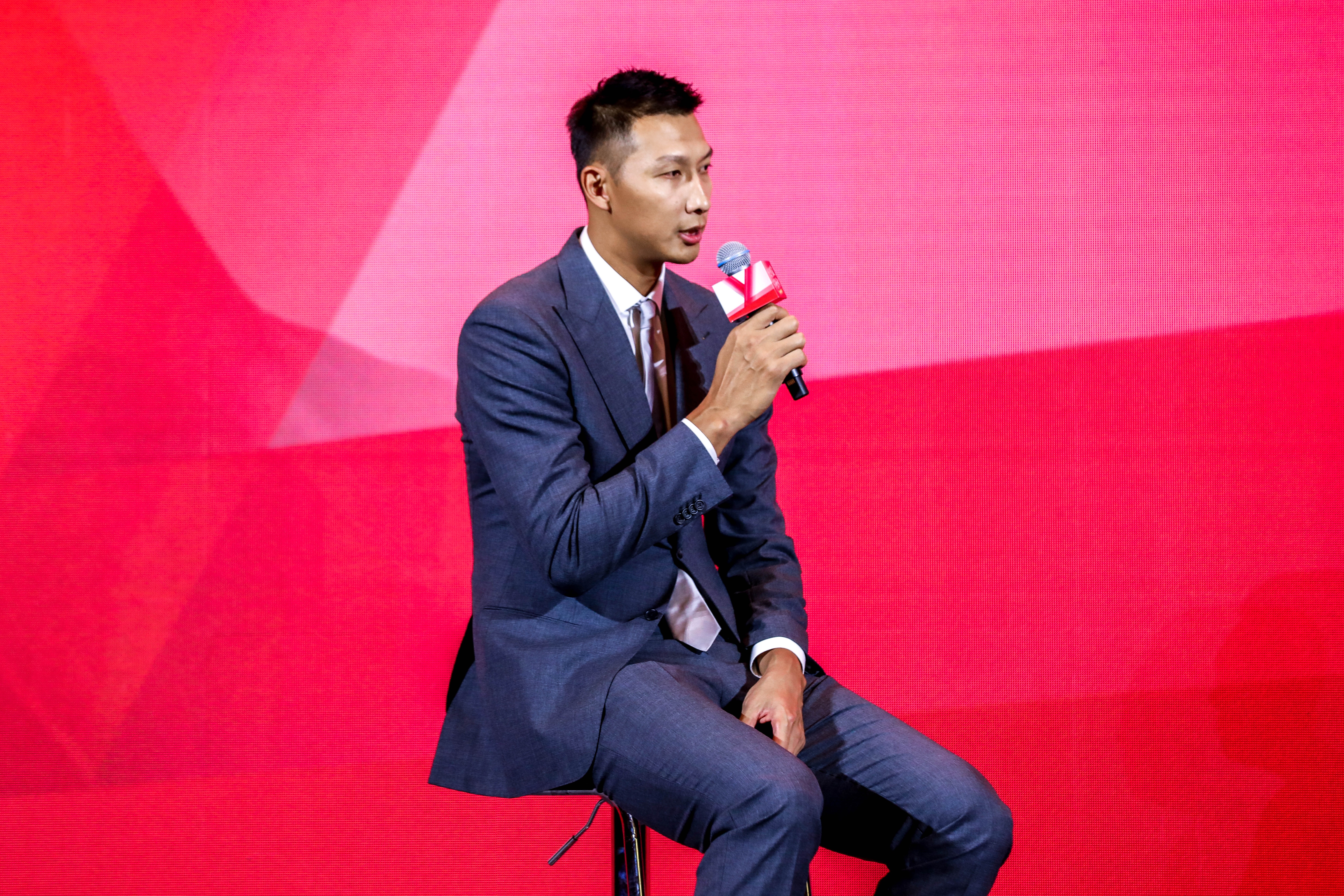 ??CBA30年系列片！明晚央視《籃球公園》節目將播出易建聯(lián)專(zhuān)訪(fǎng)