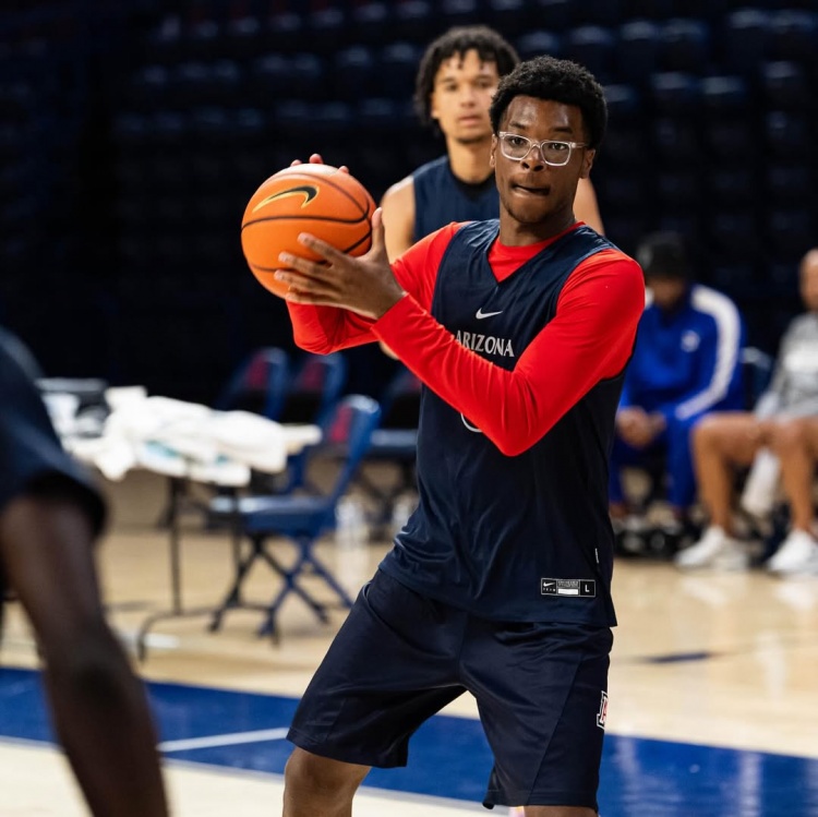 家里第二個(gè)大學(xué)生！布萊斯參加大學(xué)訓練 詹姆斯轉發(fā)訓練照??