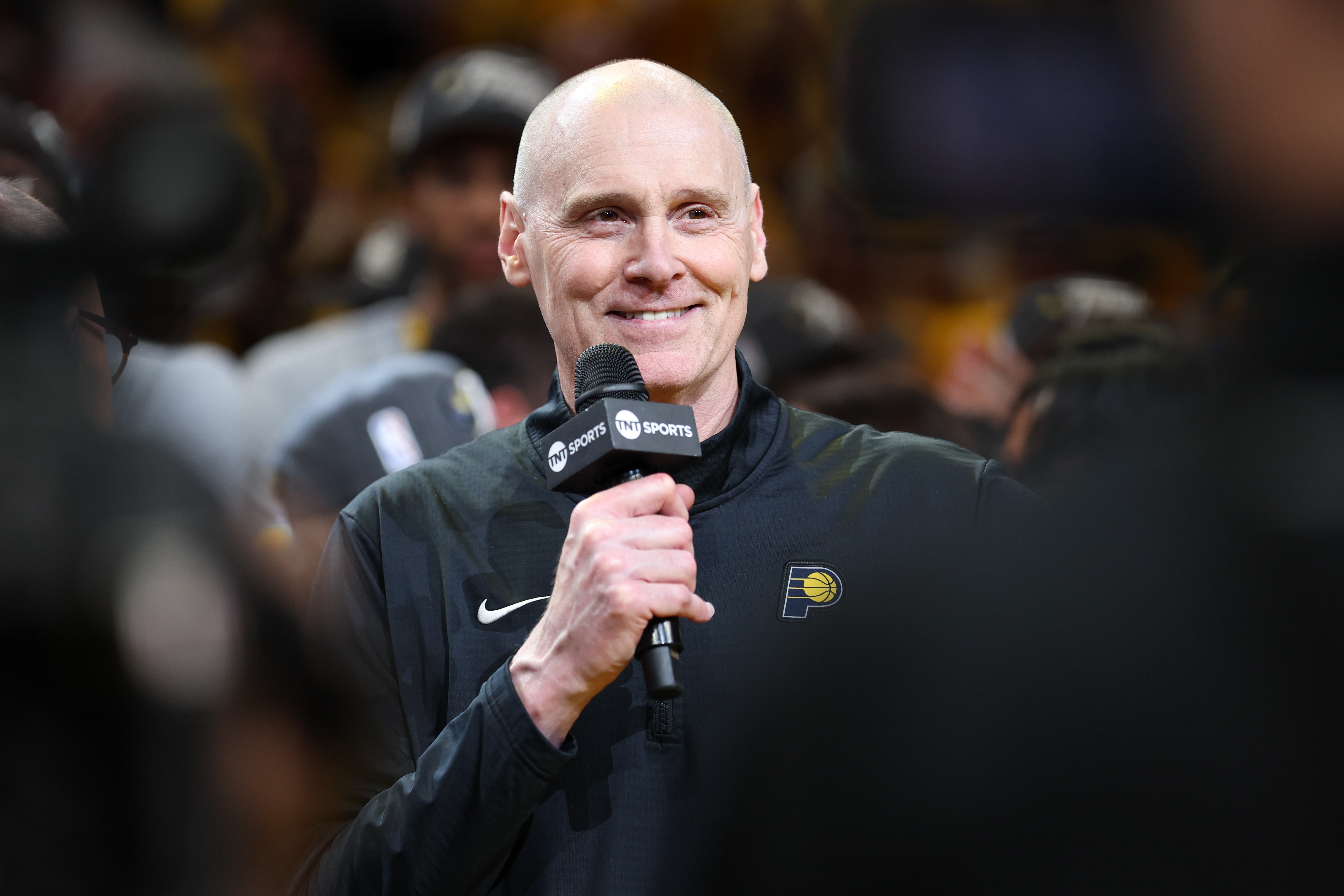 卡萊爾談主場(chǎng)：這是我聽(tīng)到的最響亮的主場(chǎng)歡呼 球迷們太瘋狂了