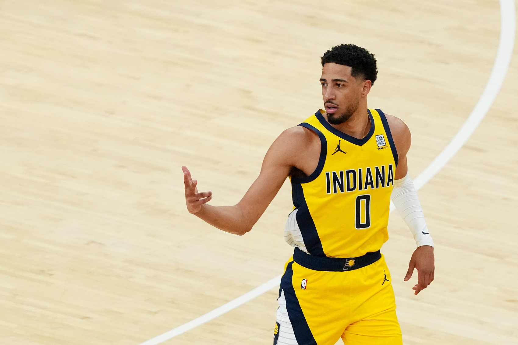 要么贏(yíng)要么回家！今日總決賽G6：哈利伯頓被列為出戰成疑