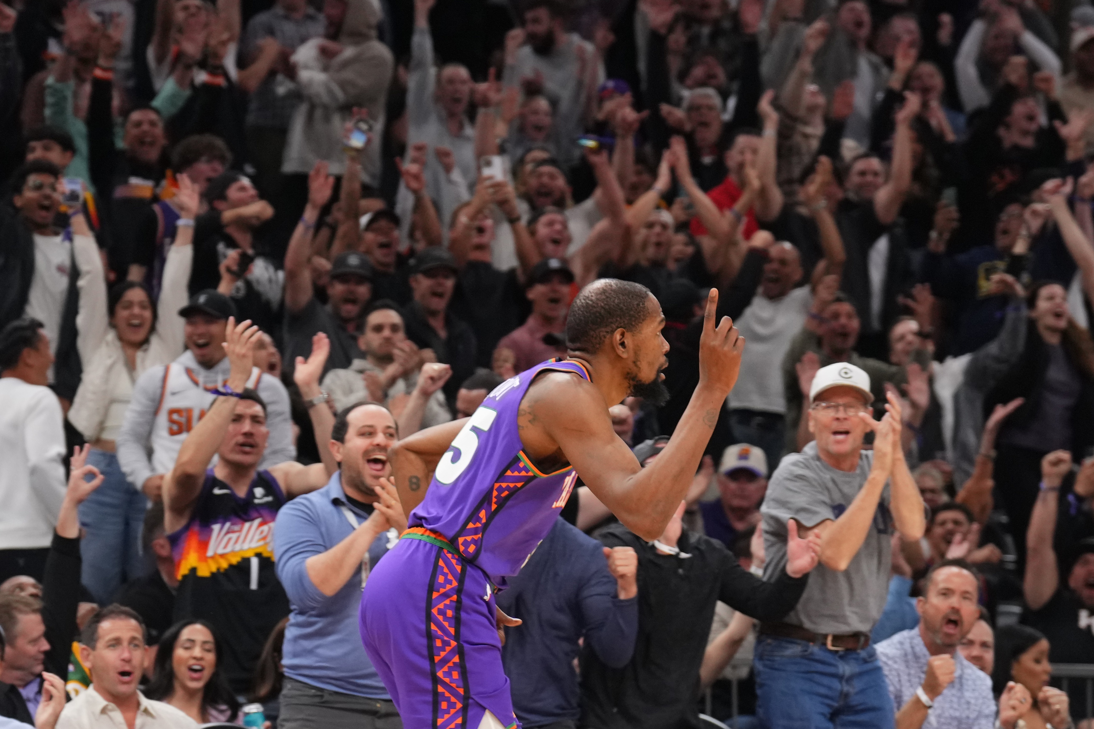 美記：爵士可能作為杜蘭特潛在交易的推動(dòng)者 成為第三方球隊