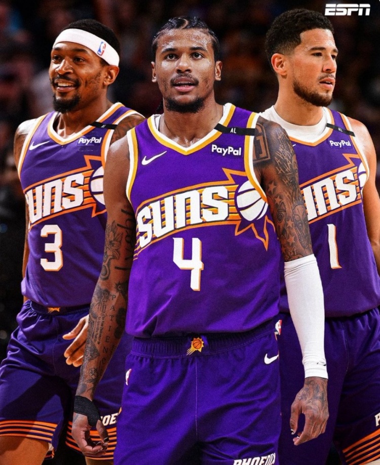 美媒發(fā)問(wèn)：杰倫-格林+比爾+布克的太陽(yáng)新賽季能贏(yíng)多少場(chǎng)比賽？