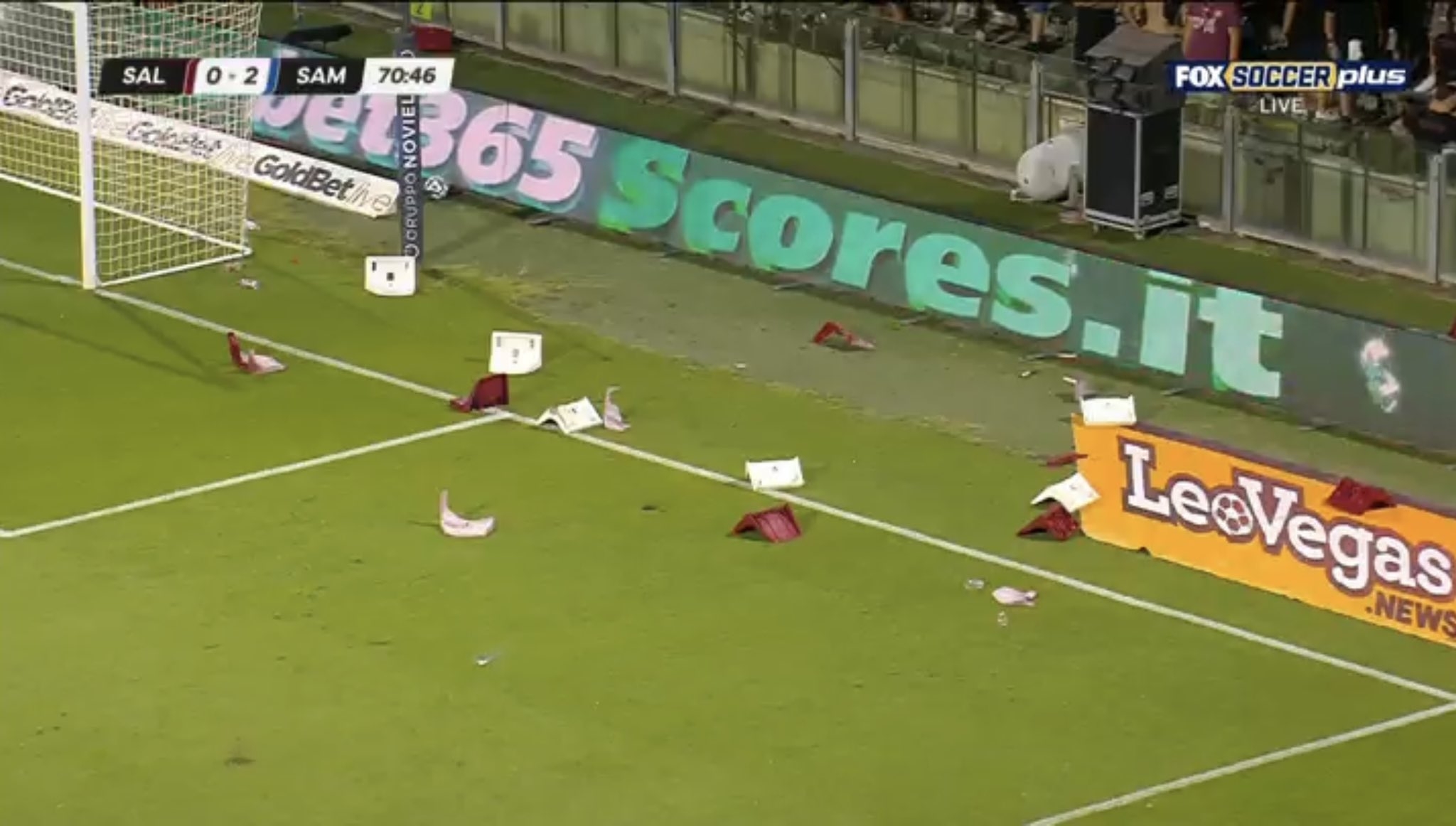 桑普多利亞在意乙成功保級，薩勒尼塔納因球迷鬧事被判負降入意丙