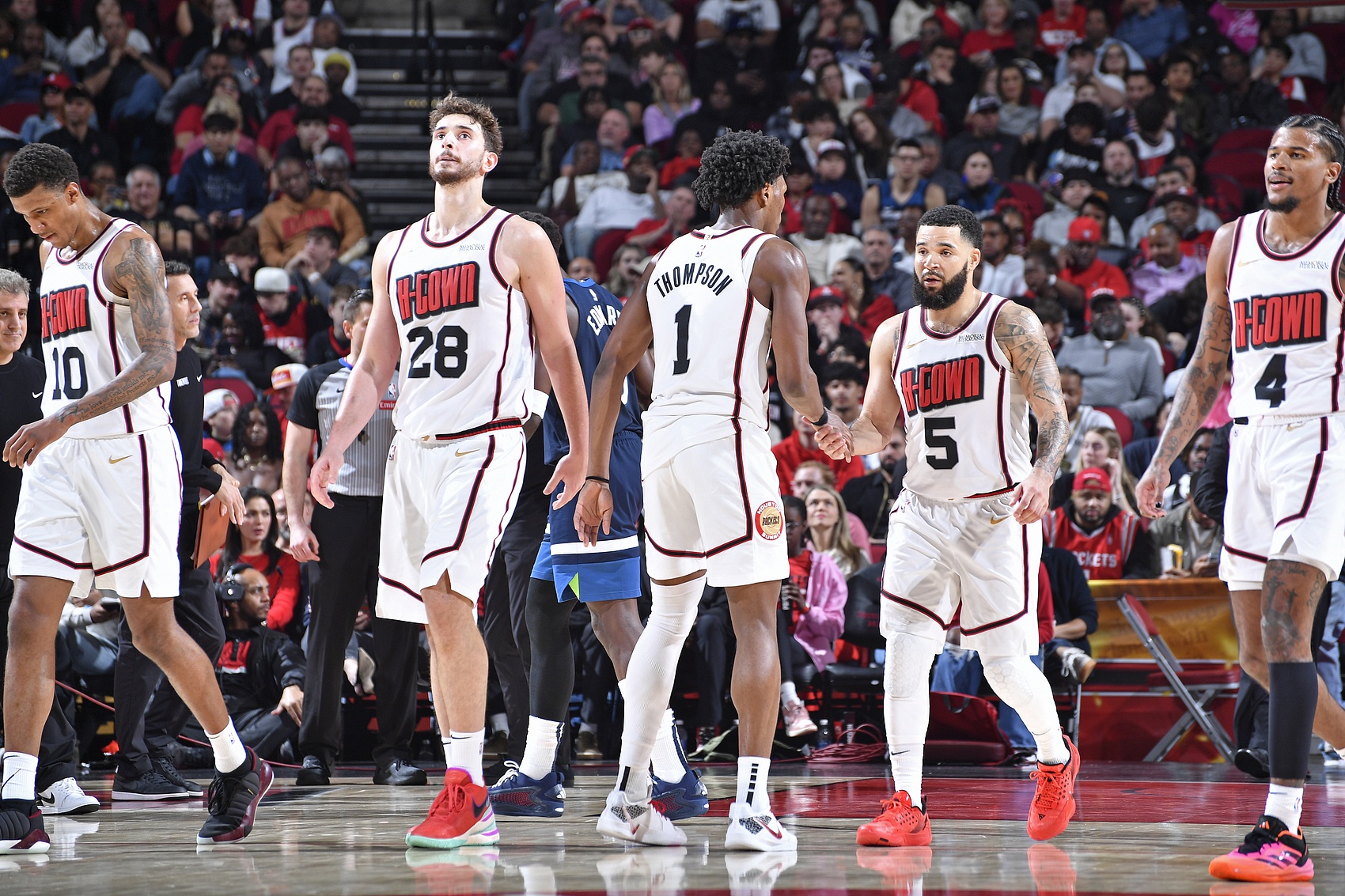 火箭交易絕對A+&只出了杰倫-格林和狄龍換KD 核心結構毫發(fā)無(wú)損啊