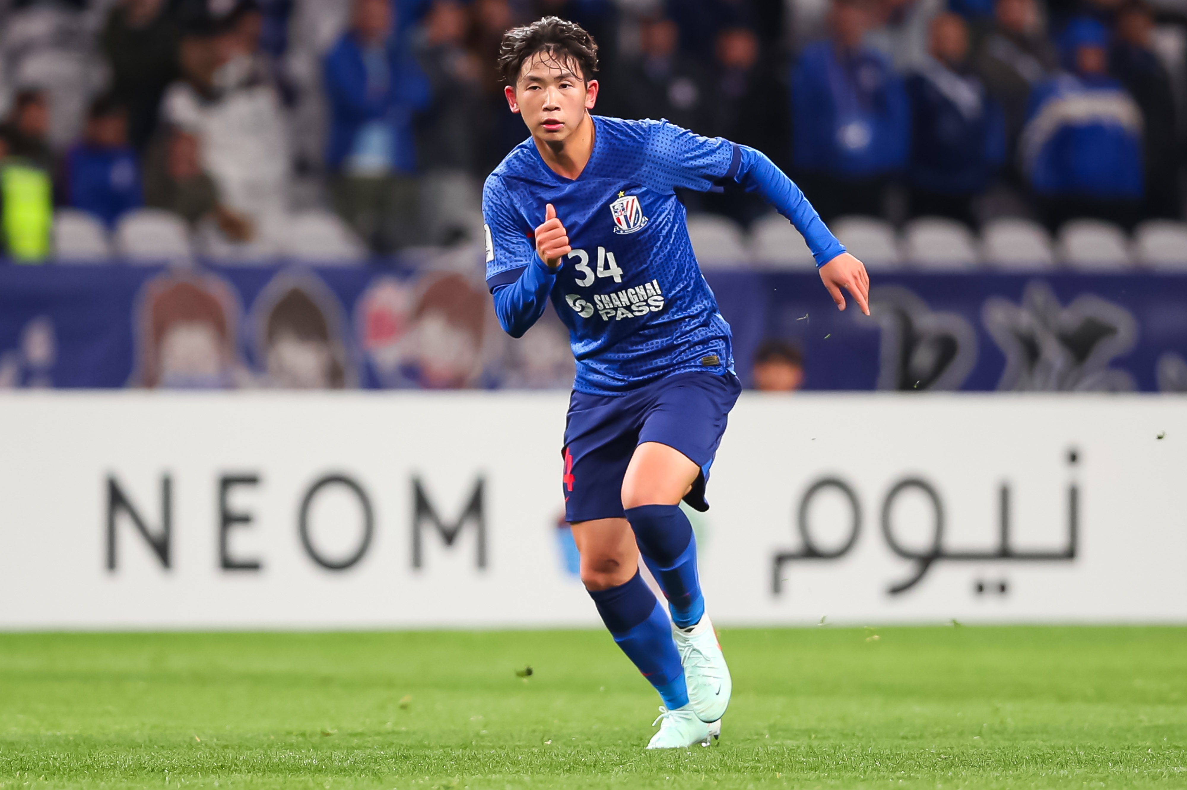 記者：劉誠宇兼容性不錯，路易斯戴帽也要感謝他干了不少臟活累活