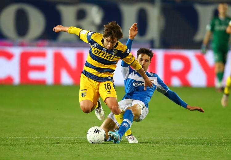 意媒：盡管?chē)紫牒灢{貝，但帕爾馬會(huì )尊重新帥奎斯塔的意愿