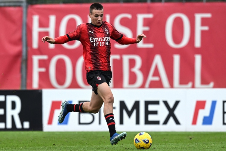 羅馬諾：萊切即將租借米蘭小將卡馬達，協(xié)議包含買(mǎi)斷和回購選項