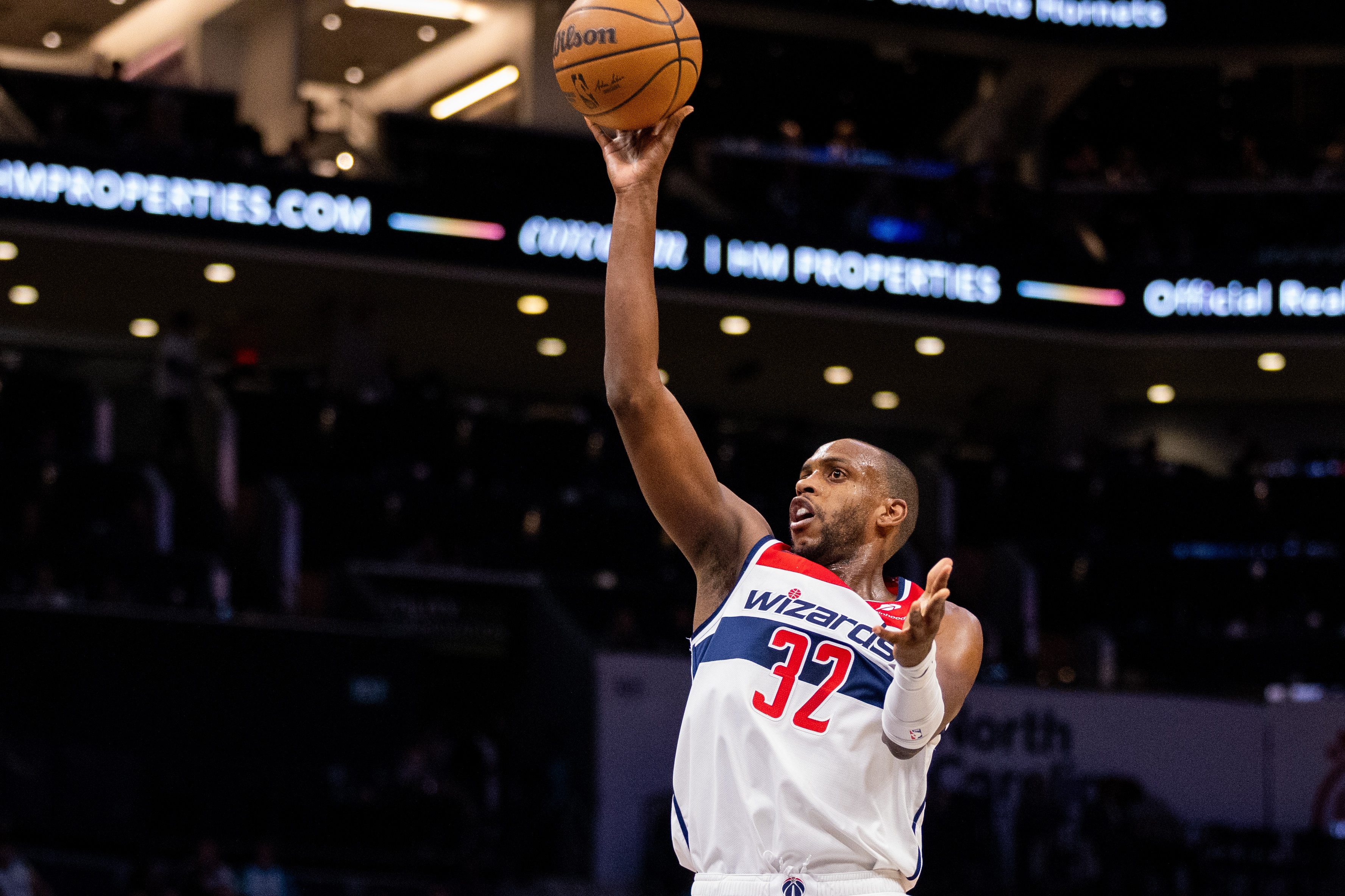 Shams：奇才前鋒米德?tīng)栴D將執行下賽季3330萬(wàn)美元的球員選項