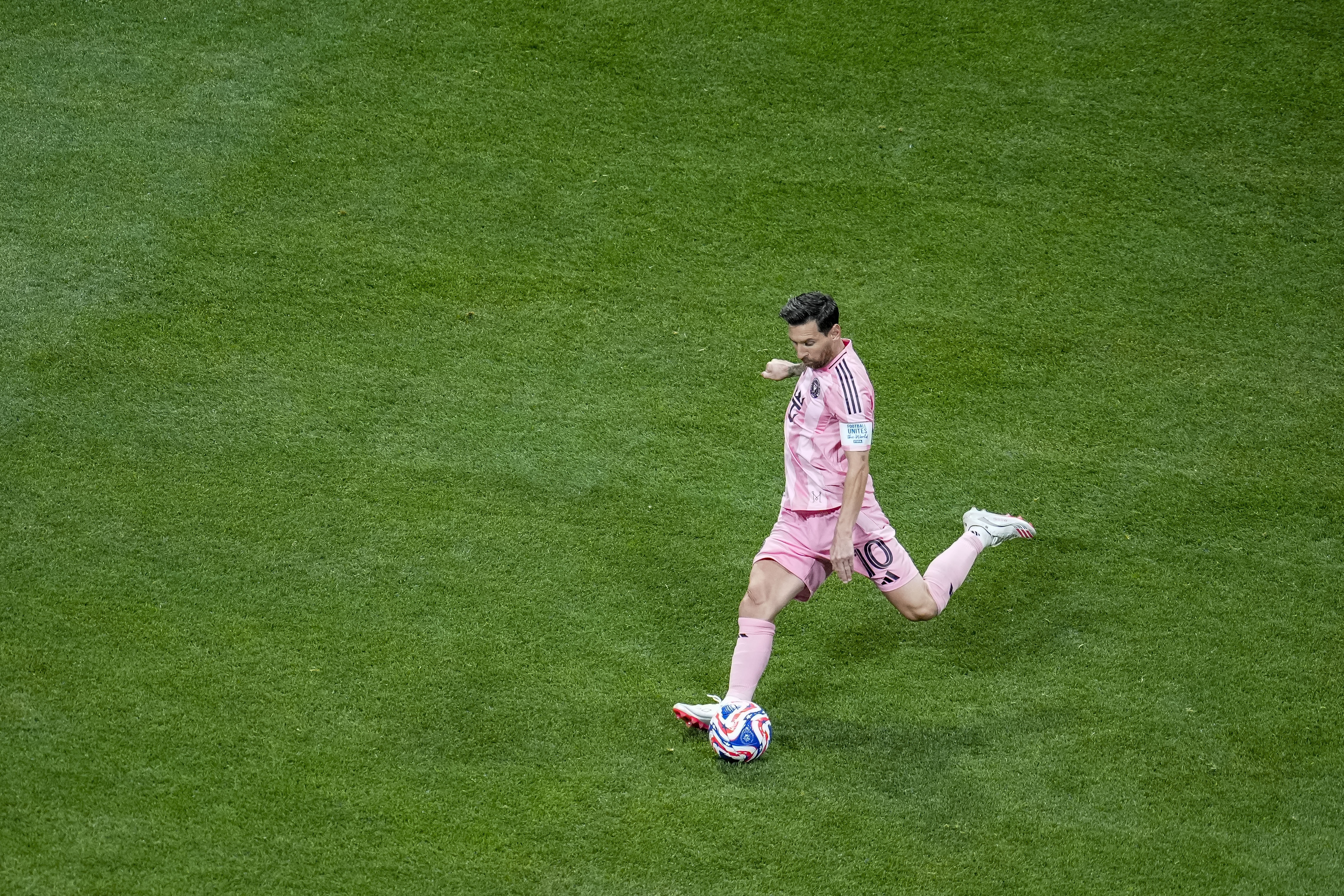 跟隊記者：邁阿密球員沒(méi)有慶祝，他們對被追平錯失頭名感到沮喪