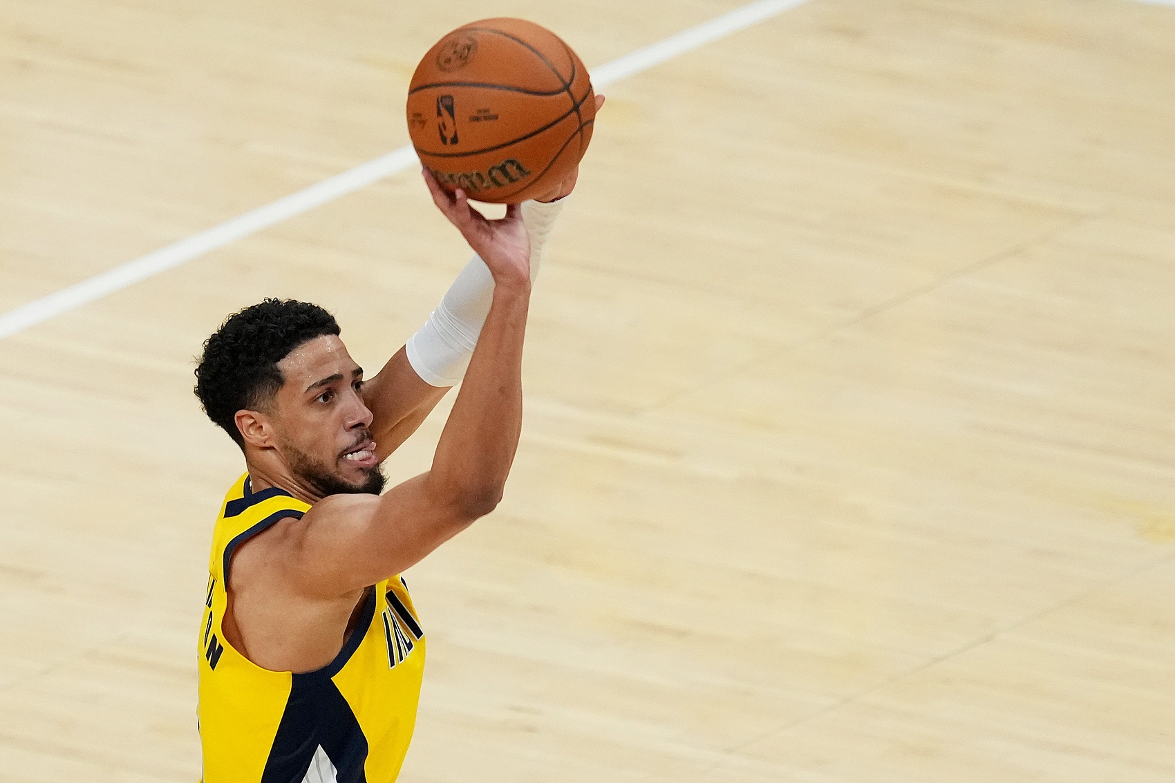 名記向哈利致敬：他有一顆冠軍的心 希望他能以更強大的姿態(tài)回歸