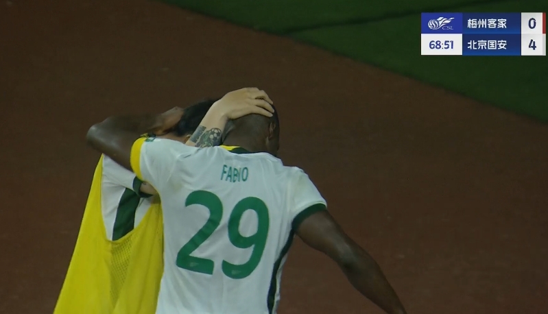 11球登頂中超射手榜！法比奧1v2低射上演帽子戲法，國安4-0領(lǐng)先