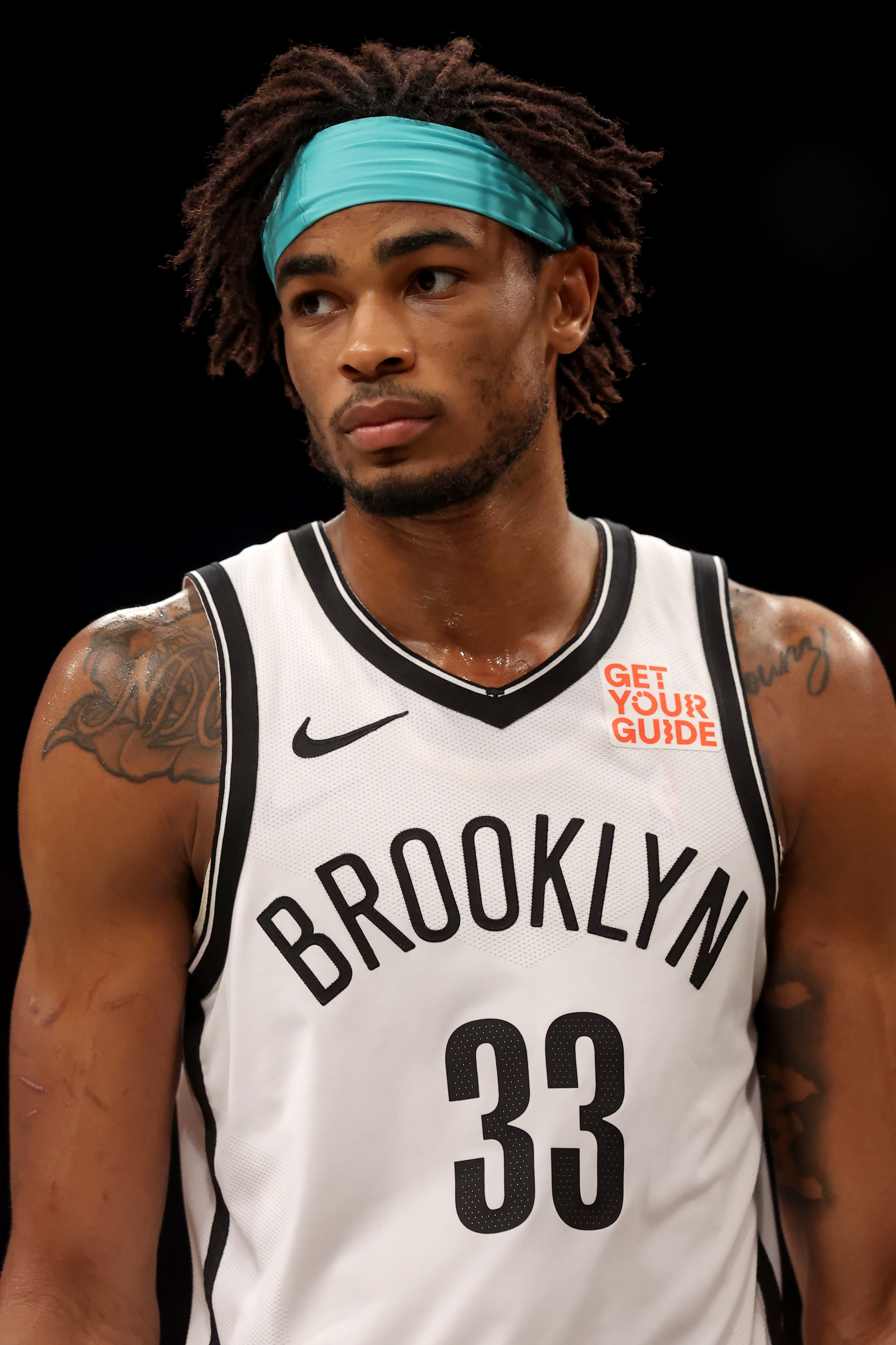 隊記：克拉克斯頓沒(méi)有被認為是湖人中鋒位置的答案