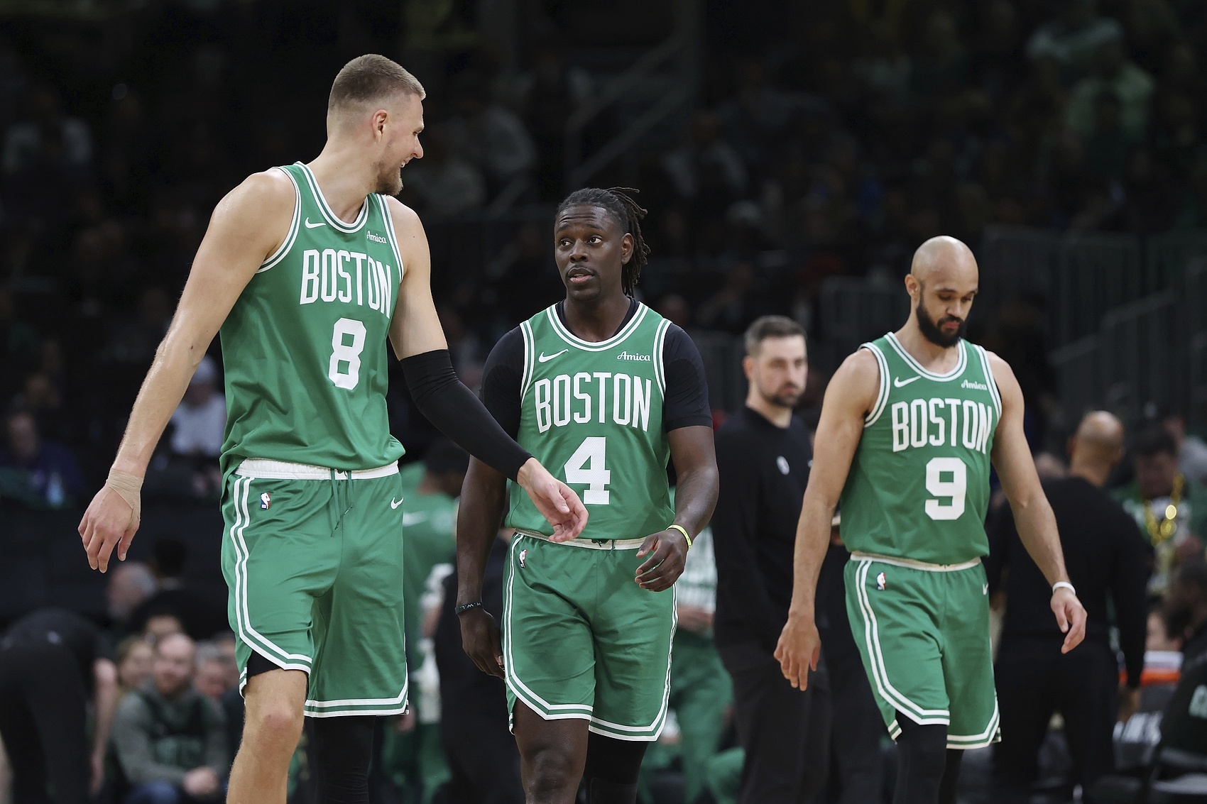 送走兩大奪冠首發(fā)！綠軍連續交易霍勒迪+波爾津吉斯