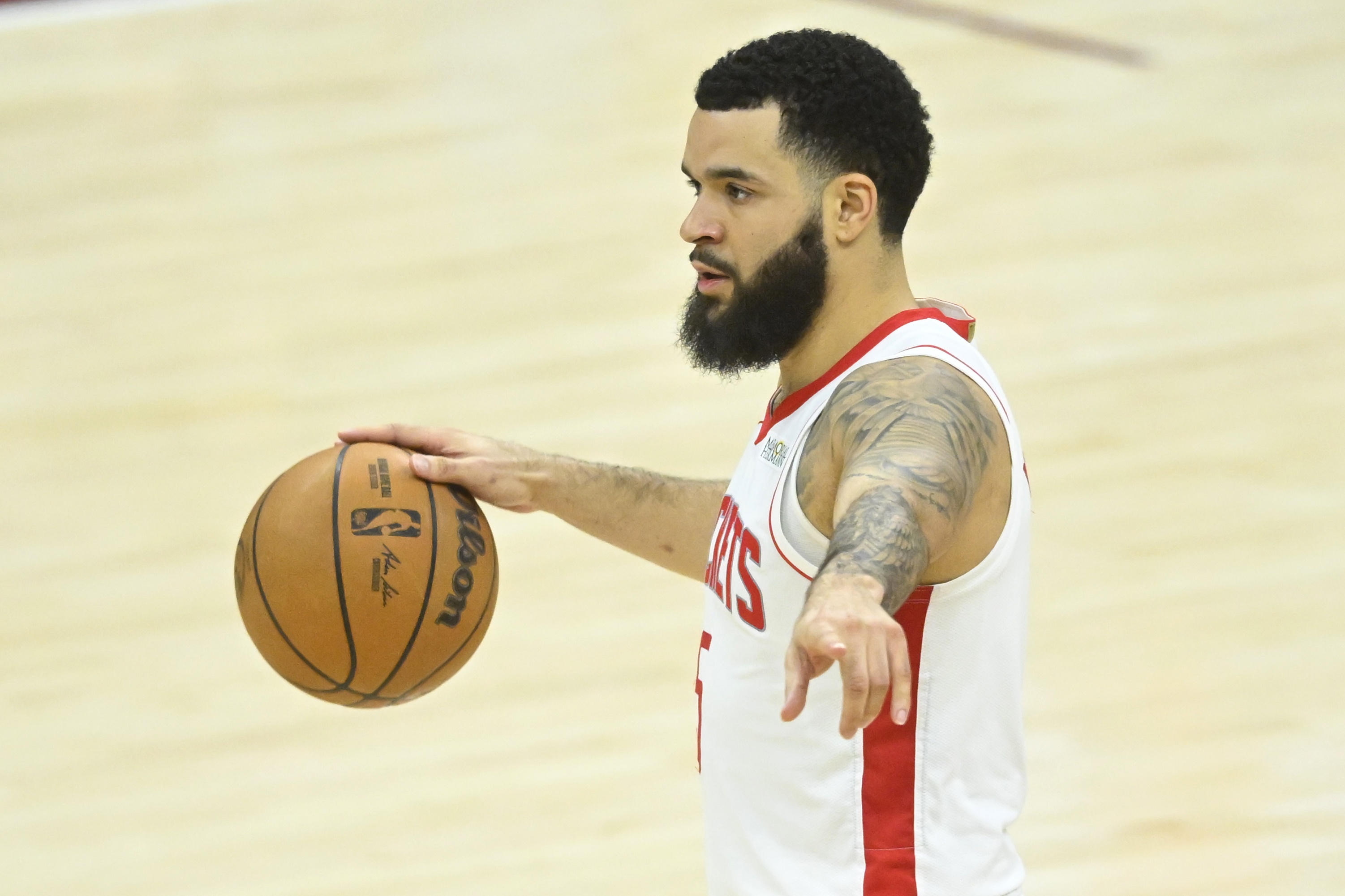 ??因為范弗里特降薪 火箭今夏能使用1410萬(wàn)全額中產(chǎn)特例！