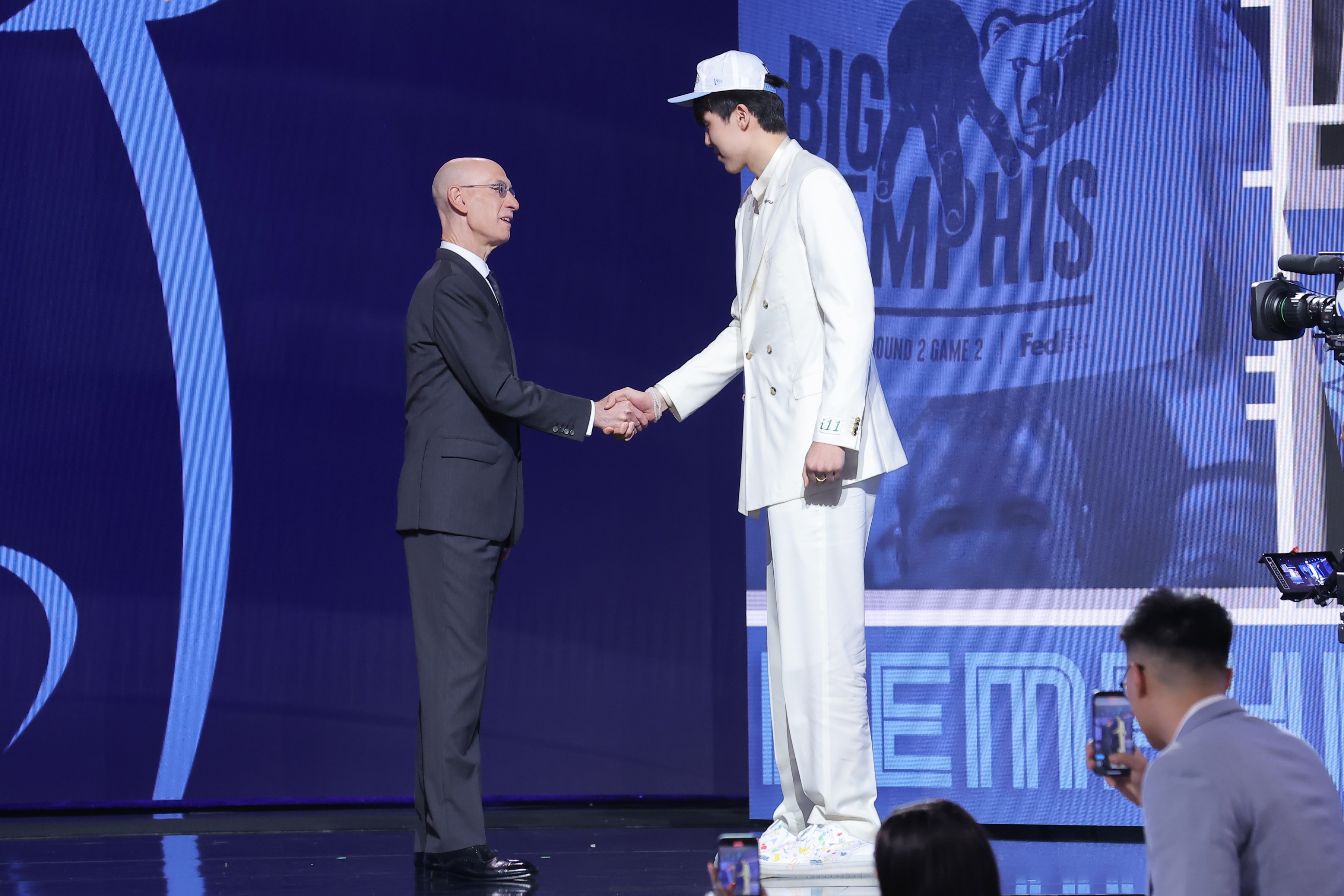 楊瀚森16順位被開(kāi)拓者選中 這和他出色的傳球策應能力有很大關(guān)系