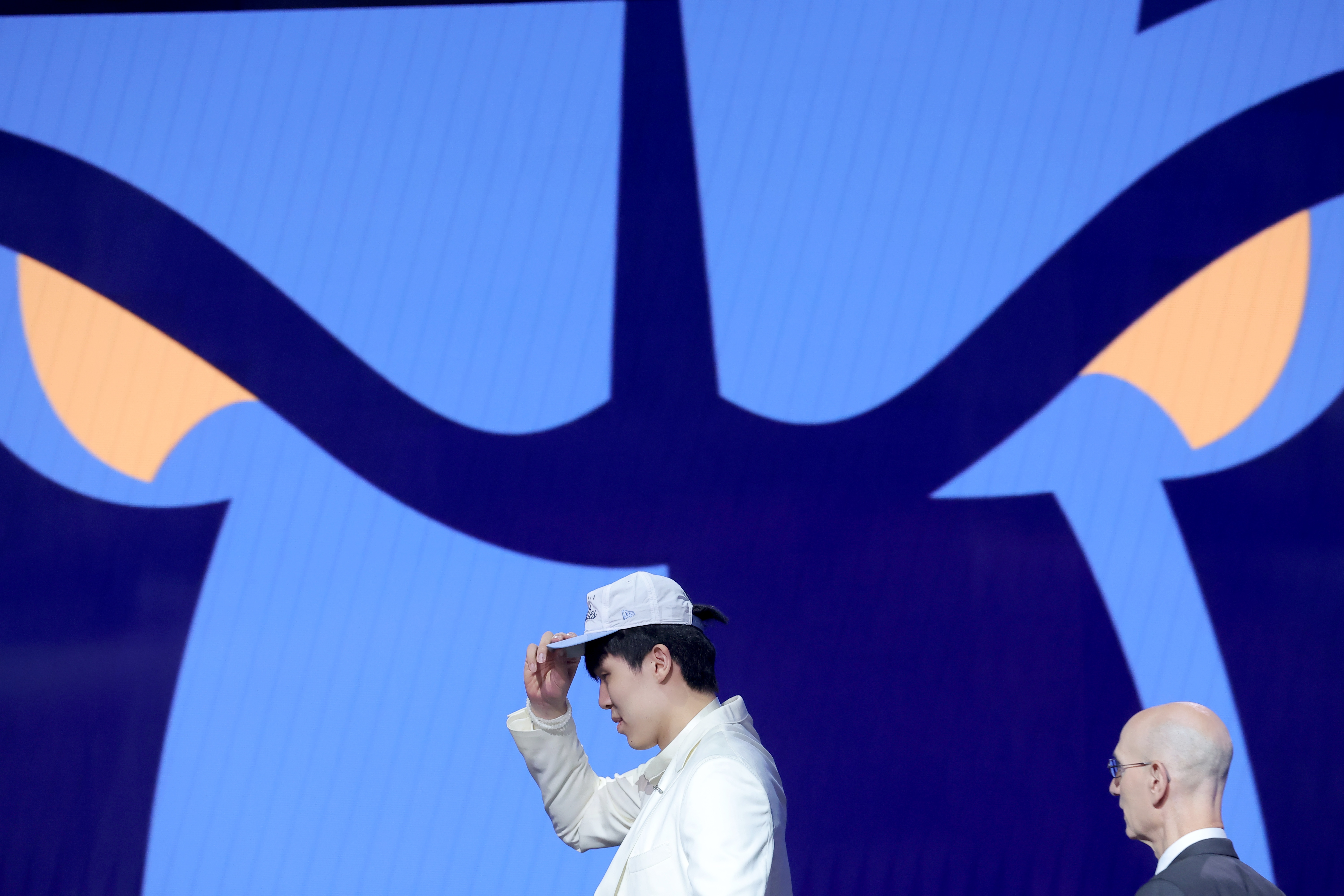 開(kāi)拓者用灰熊簽選中了楊瀚森 中國球員上次被選也是灰熊簽??