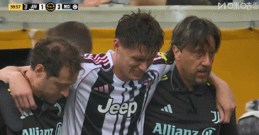 意媒：尤文后衛薩沃納腳踝扭傷被攙扶離場(chǎng) 需接受進(jìn)一步檢查