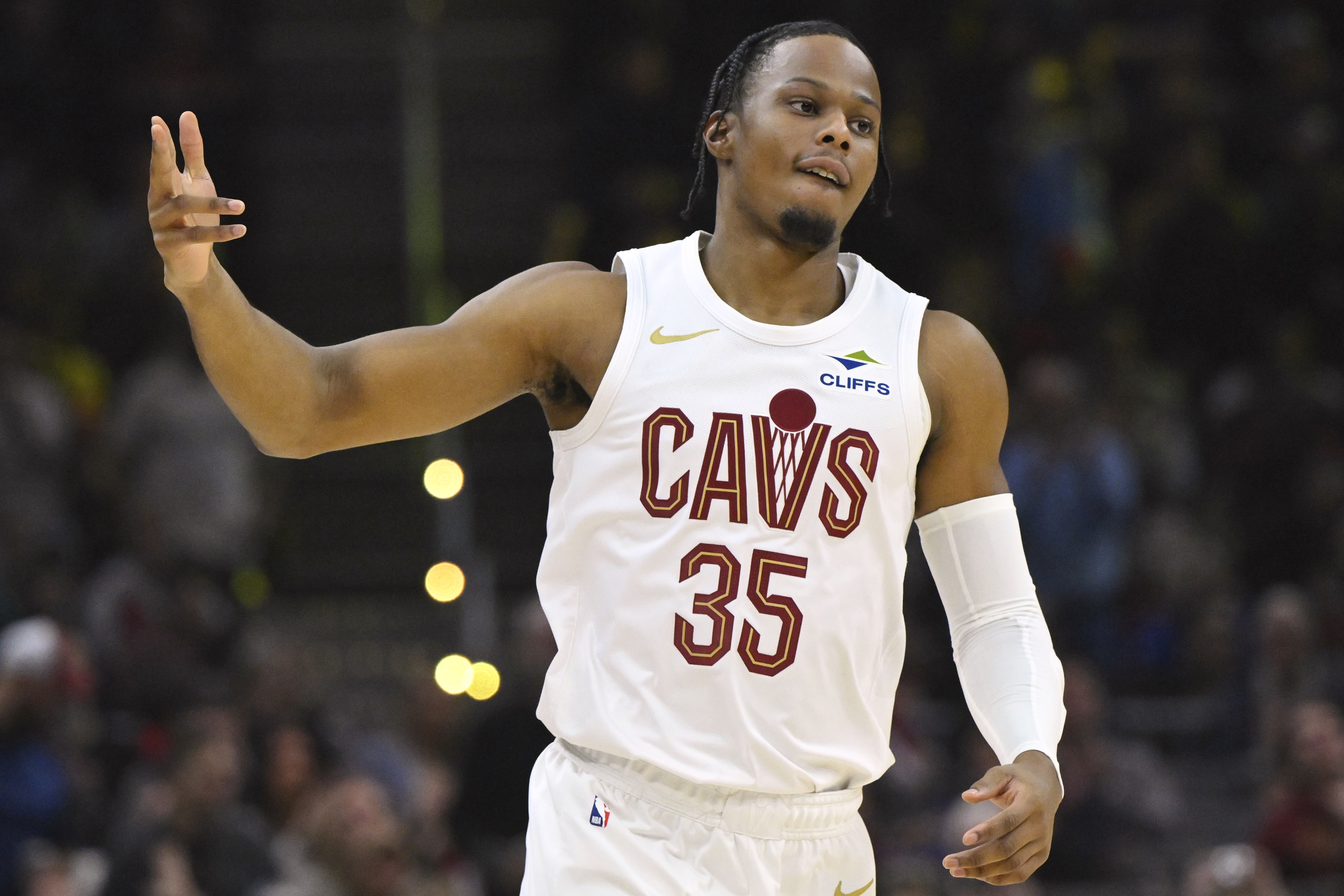 被交易至公牛！奧科羅騎士生涯場(chǎng)均得到8分2.8籃板1.6助攻