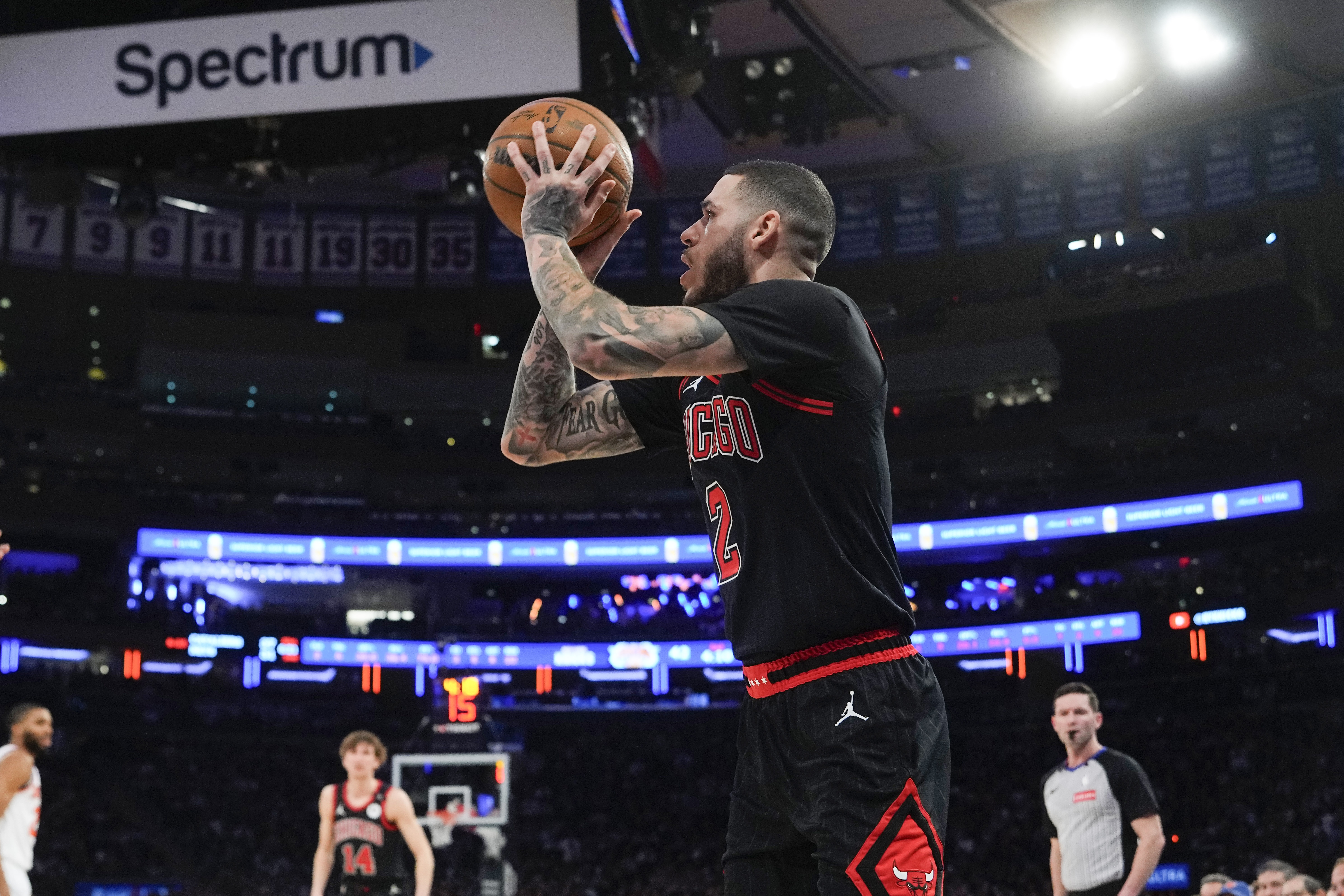 意在當下??公牛近兩次后衛交易沒(méi)有得到任何一個(gè)選秀權