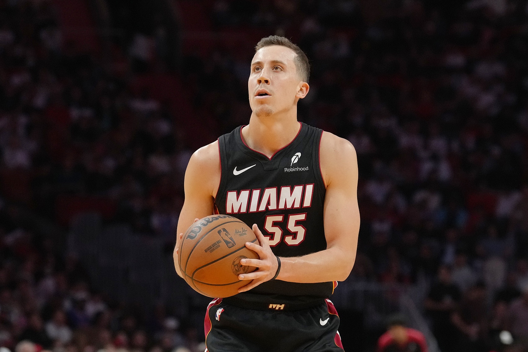 隊記：續約小米切爾 意味著(zhù)熱火要放棄或重簽鄧肯-羅賓遜