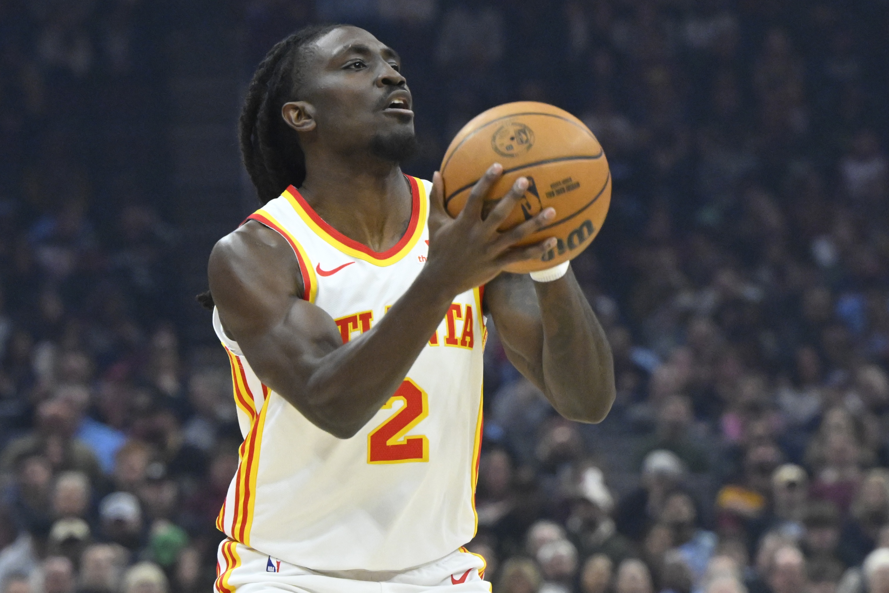 名記：老鷹隊已向雅各布-托平和基頓-華萊士提供雙向合同