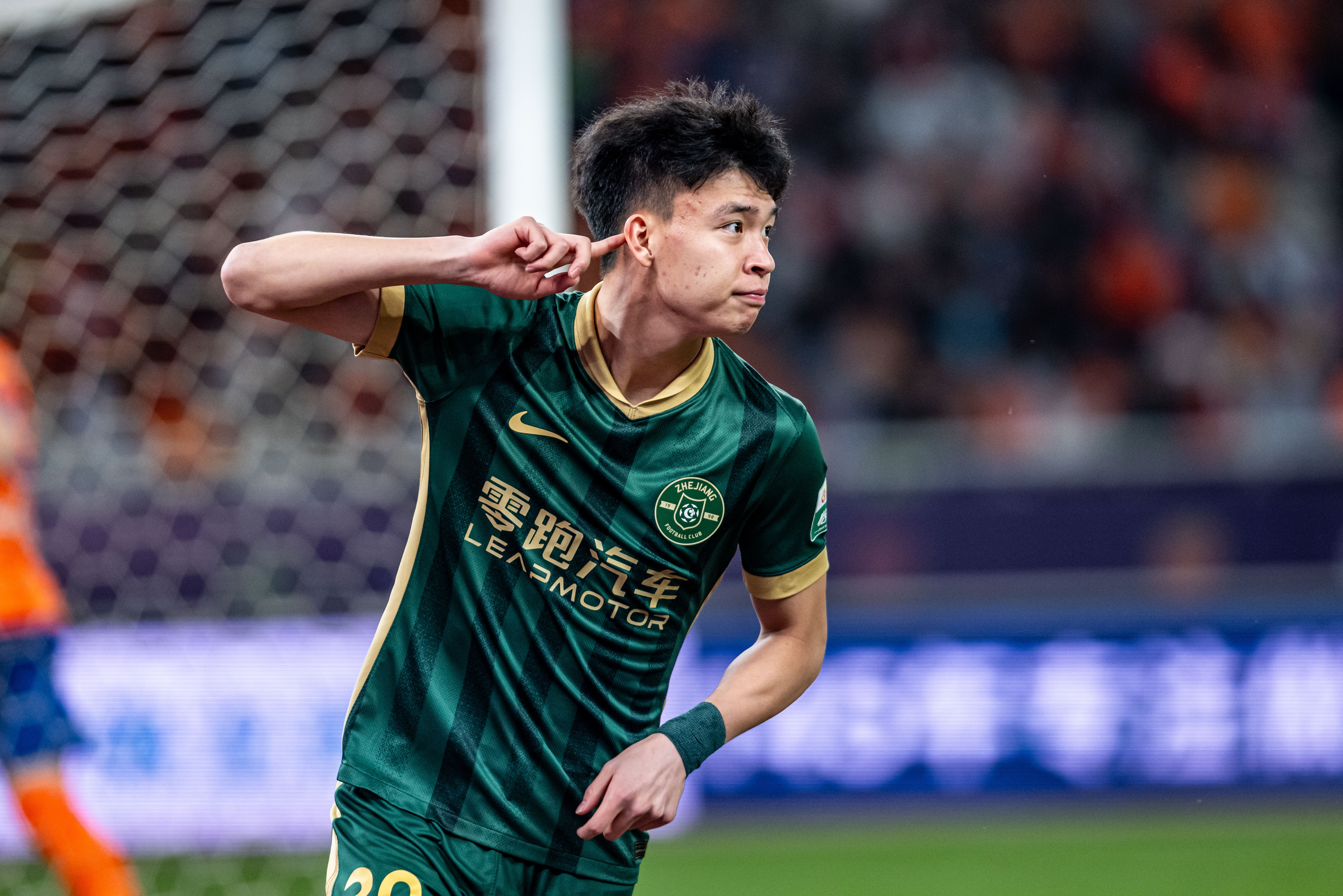 記者：王鈺棟隨隊出征大連英博，將根據恢復情況決定是否首發(fā)出場(chǎng)