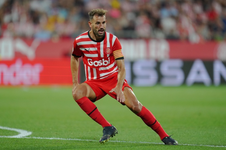 官方：赫羅納與38歲前鋒斯圖亞尼續約，下賽季將繼續為球隊效力