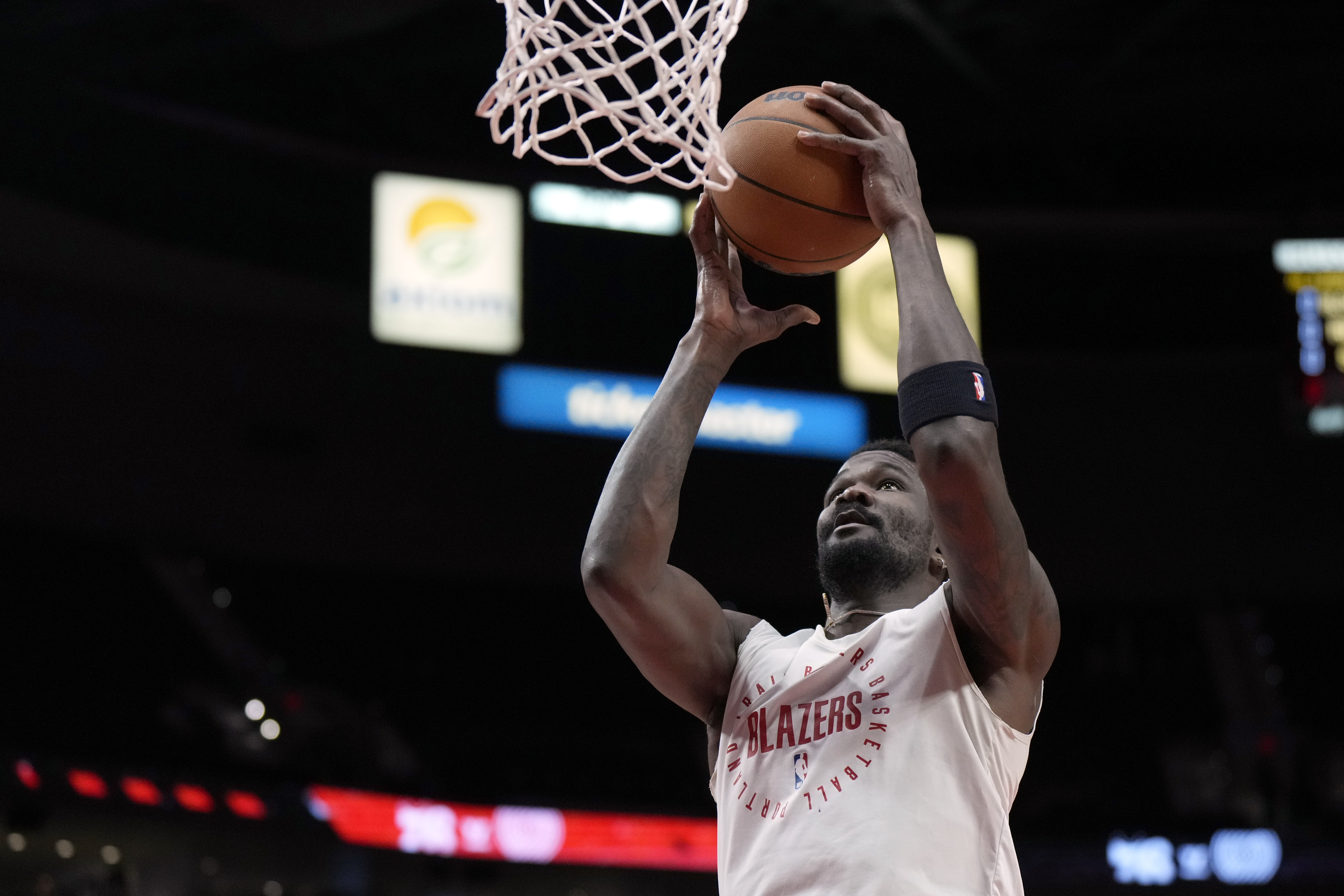 艾頓兩年開(kāi)拓者生涯數據：出戰95場(chǎng) 場(chǎng)均15.7分10.7板 命中率57%