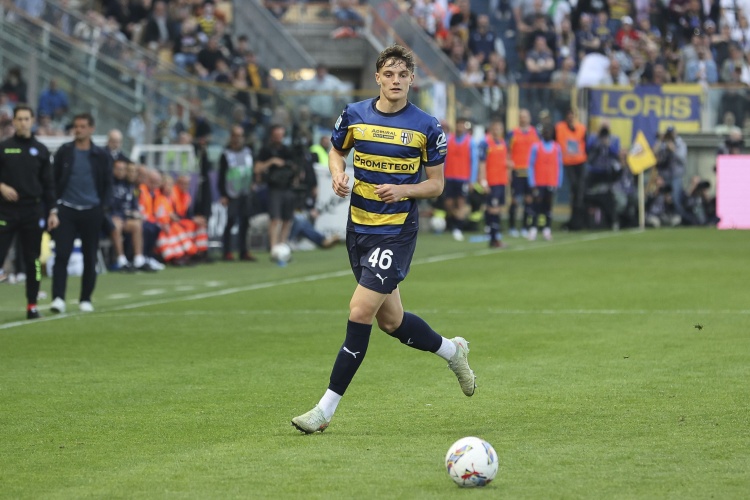 米體：國米本次夏窗斥資7000萬(wàn)歐，為萊奧尼也準備了3000萬(wàn)歐預算