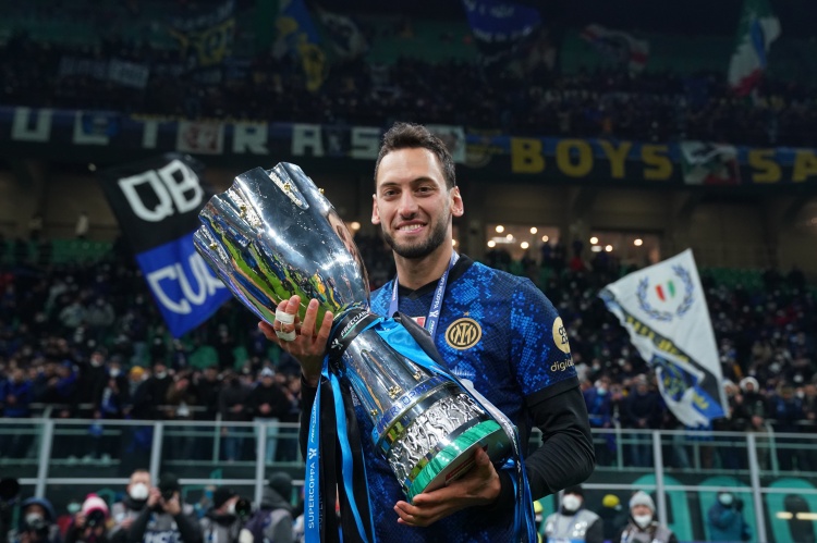 意媒：恰爾汗奧盧向馬洛塔施壓，希望降低國米對自己的轉會(huì )要價(jià)