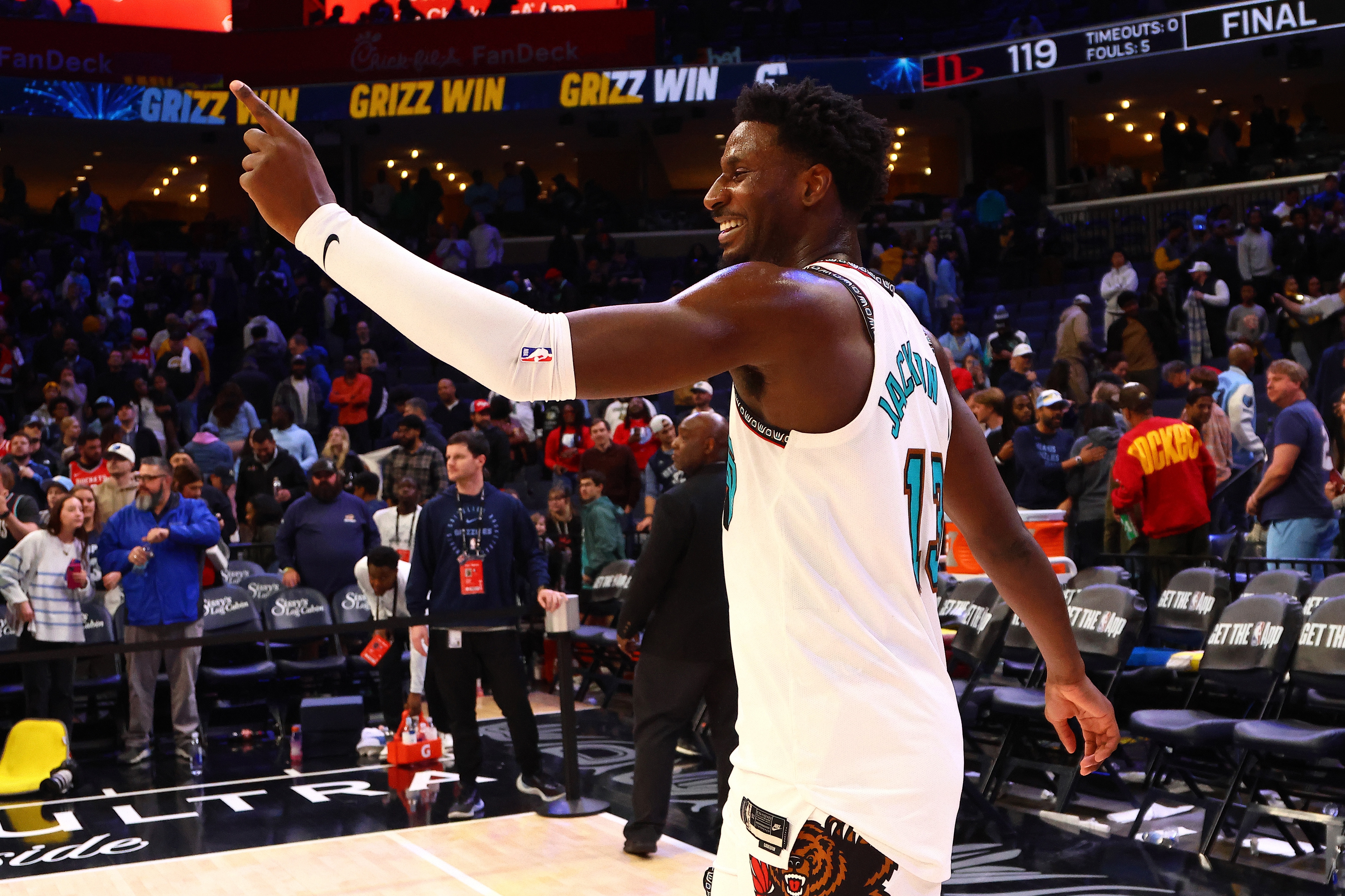 5年2.4億！JJJ：感謝幫助和影響過(guò)我的人 我的心永遠屬于孟菲斯