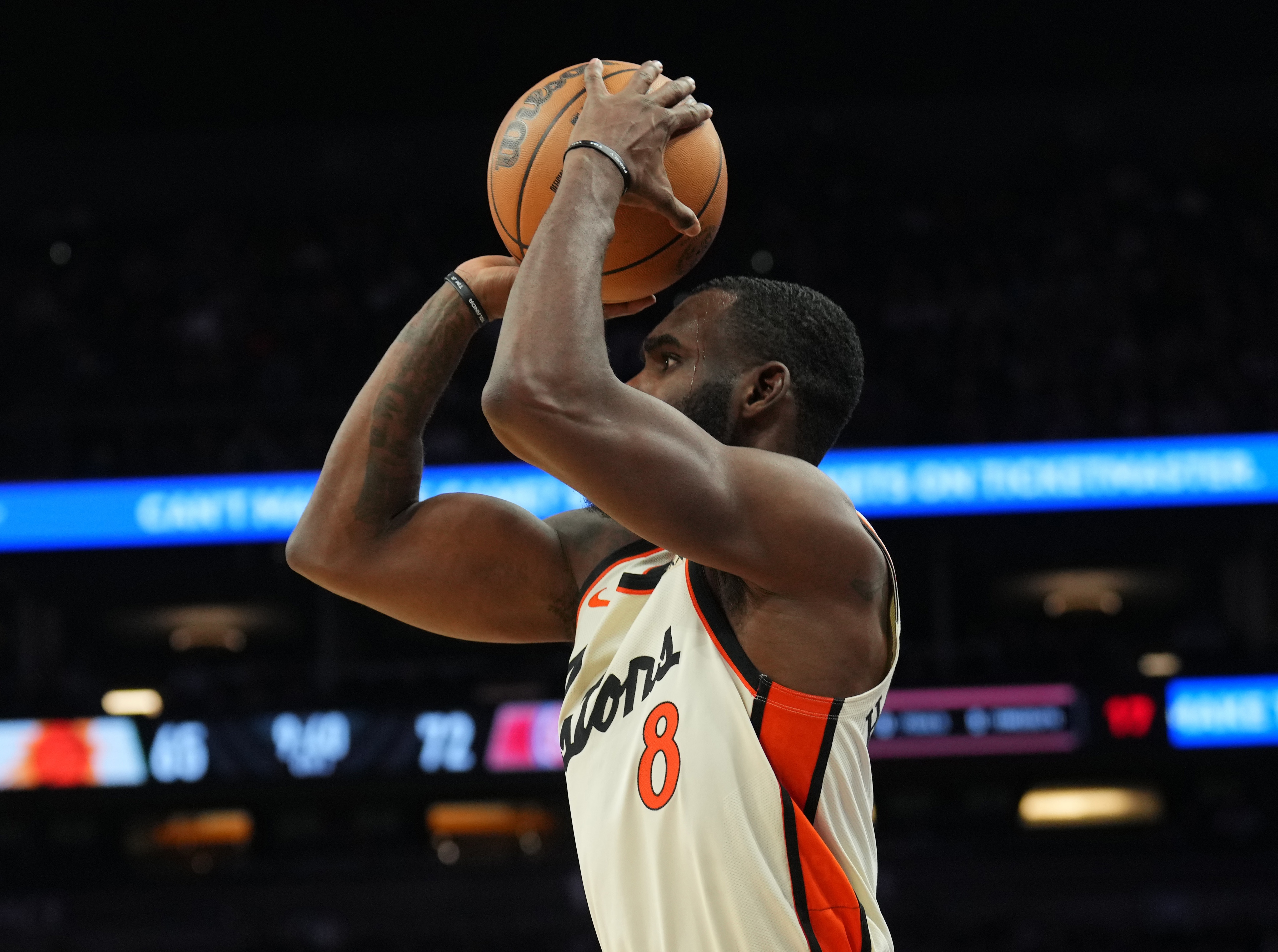 還敢包夾約基奇？哈達威上賽季定點(diǎn)空位三分57中36 命中率63%