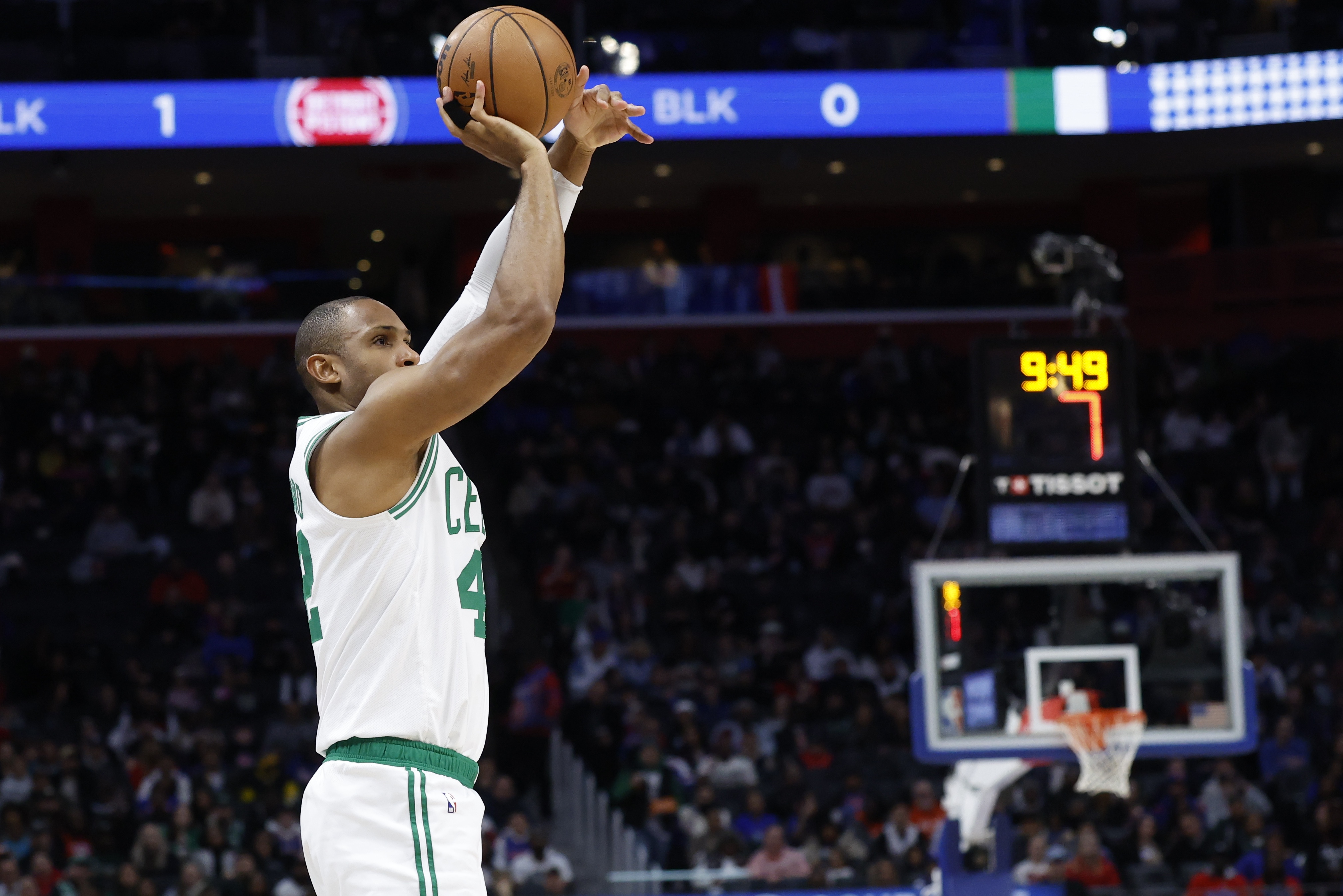 美記：勇士或先追霍福德再談庫明加 但剩余陣容需觀(guān)望庫明加決定