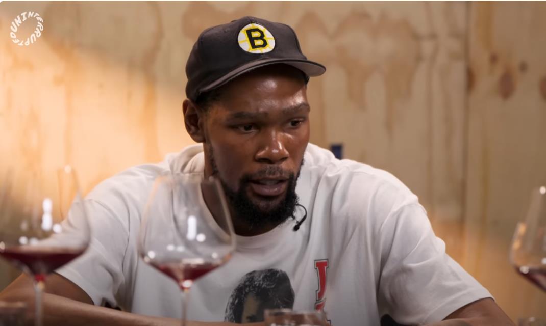 KD再憶交易哈登：我們成長(cháng)得太快了??雷管沒(méi)準備好年年爭冠