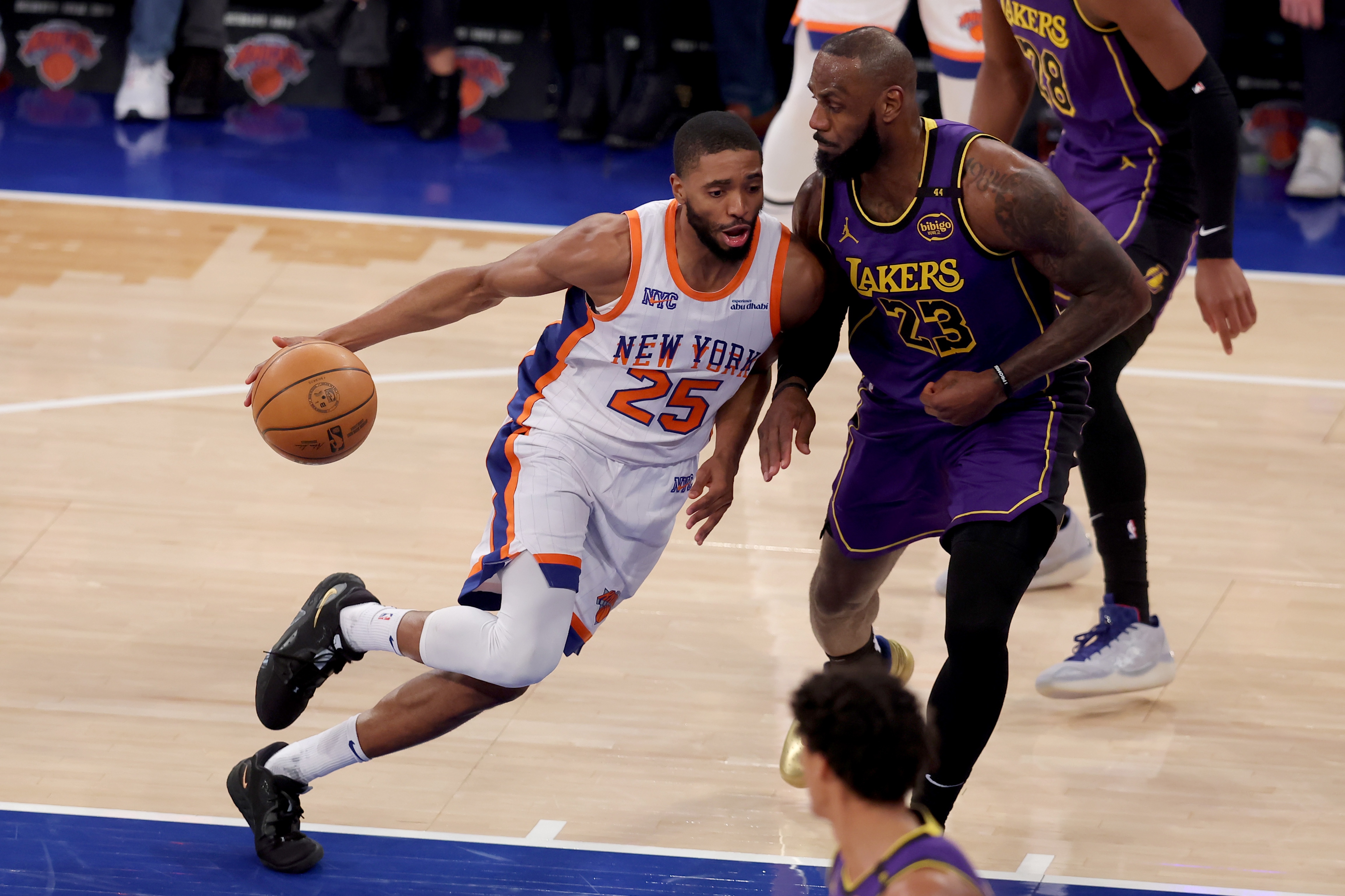 記者喊話(huà)詹姆斯：來(lái)紐約吧進(jìn)總決賽最容易 這里已經(jīng)50多年冠軍荒