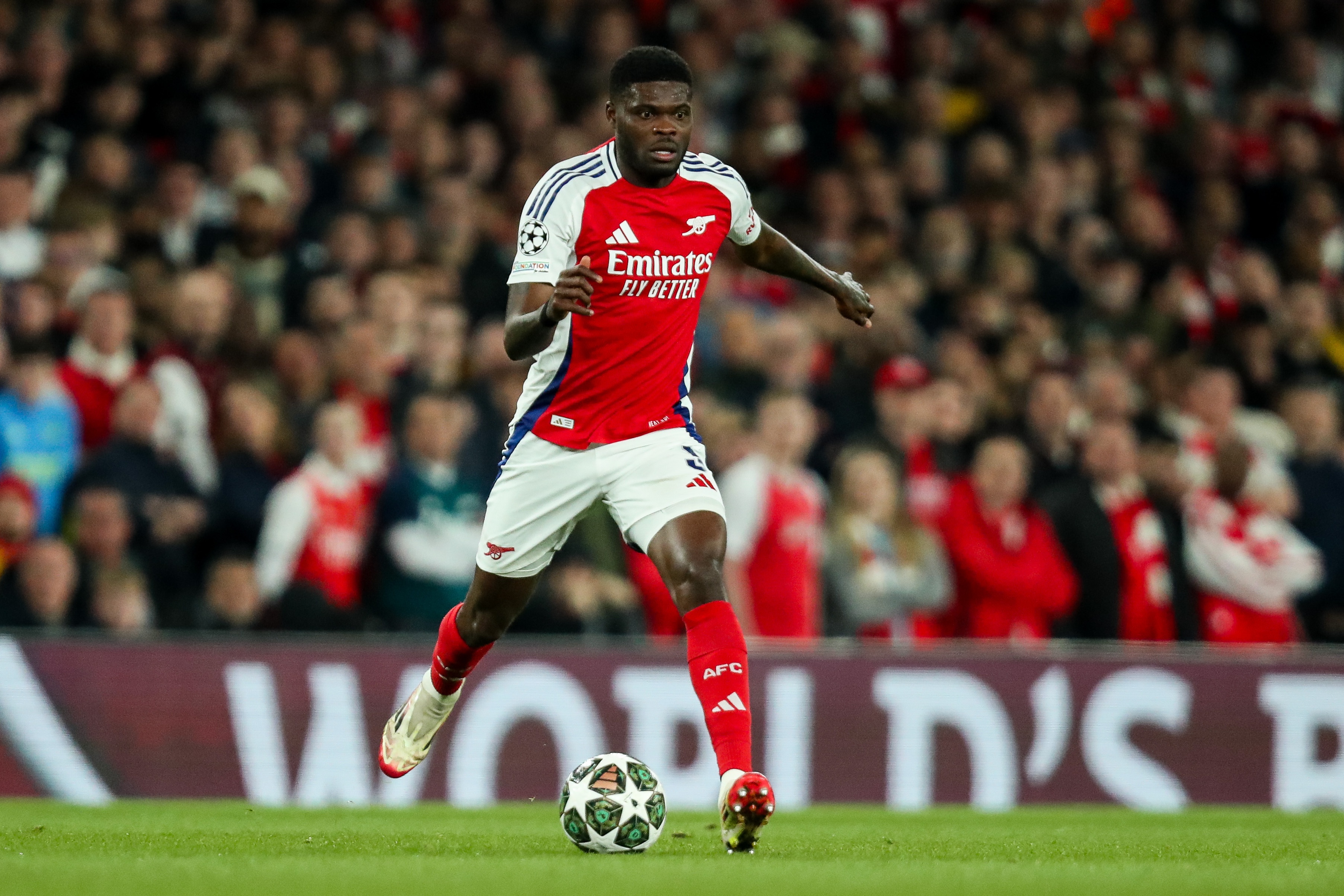 記者：費內巴切有意托馬斯，已聯(lián)系經(jīng)紀人詢(xún)問(wèn)球員情況