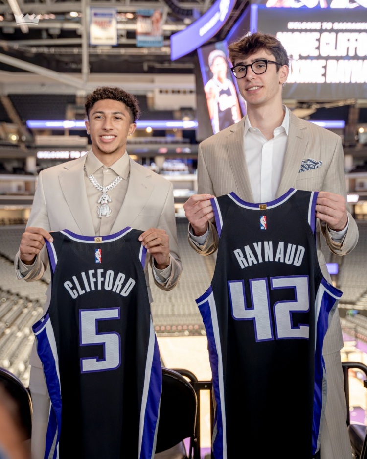 這是提前暗示不給退役號碼？國王新秀選擇5號球衣 上一任是?？怂? 
                                         class=