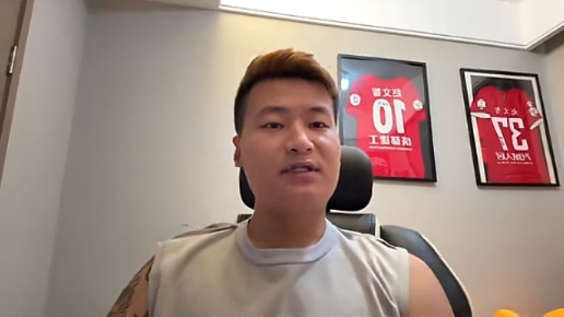 前成都球員趙文智討薪：欠我的工資沒(méi)給，還說(shuō)多發(fā)30多萬(wàn)要起訴我