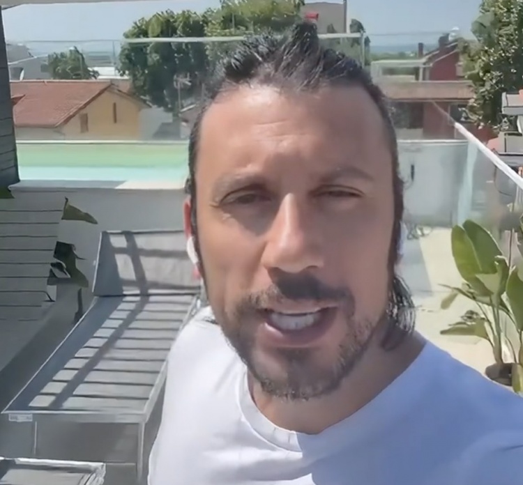 繼安布羅西尼后，另一位意大利名宿扎卡爾多也自薦來(lái)蘇超兼職