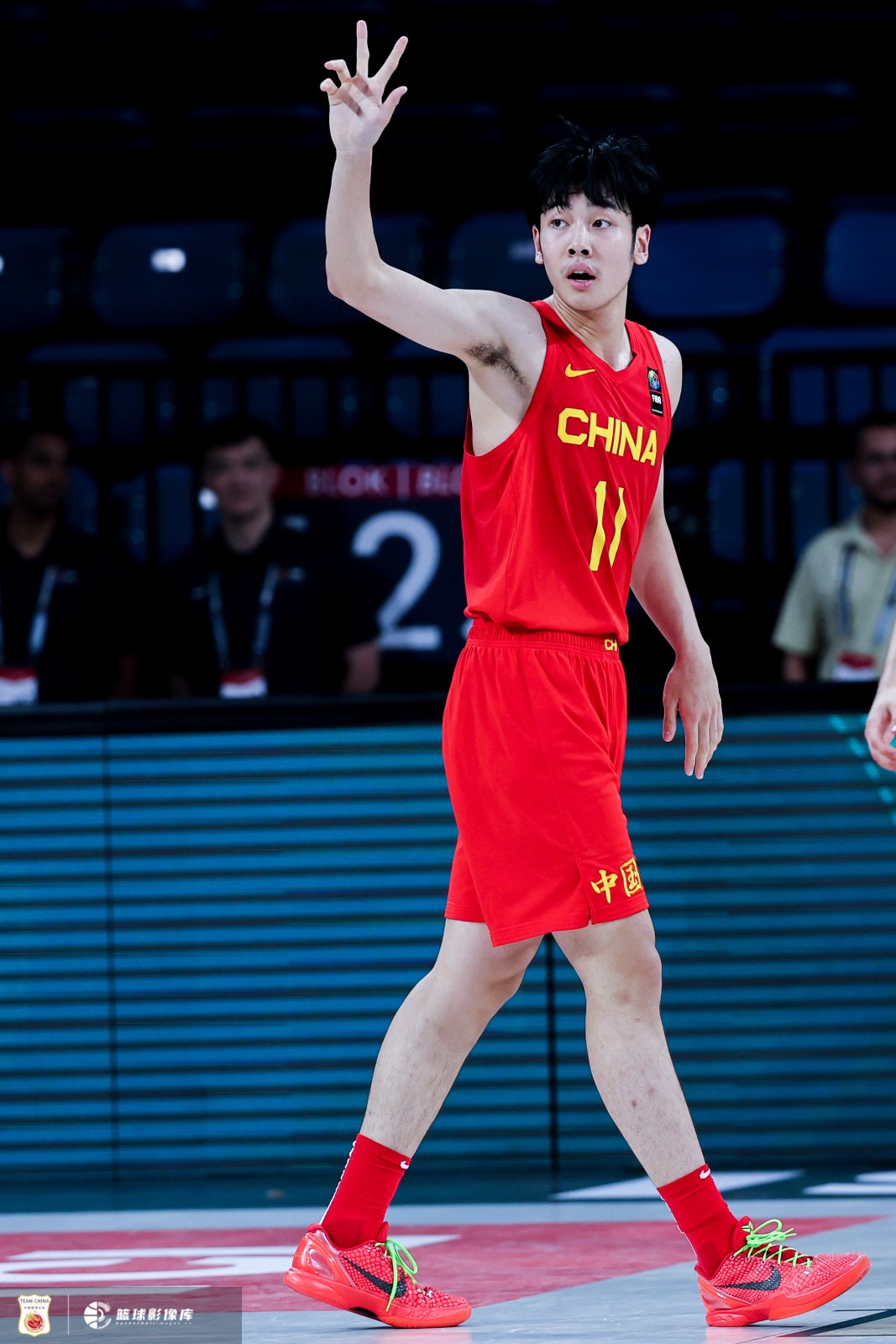 表現不俗！張博源半場(chǎng)11投6中&罰球5中5 得到17分4籃板