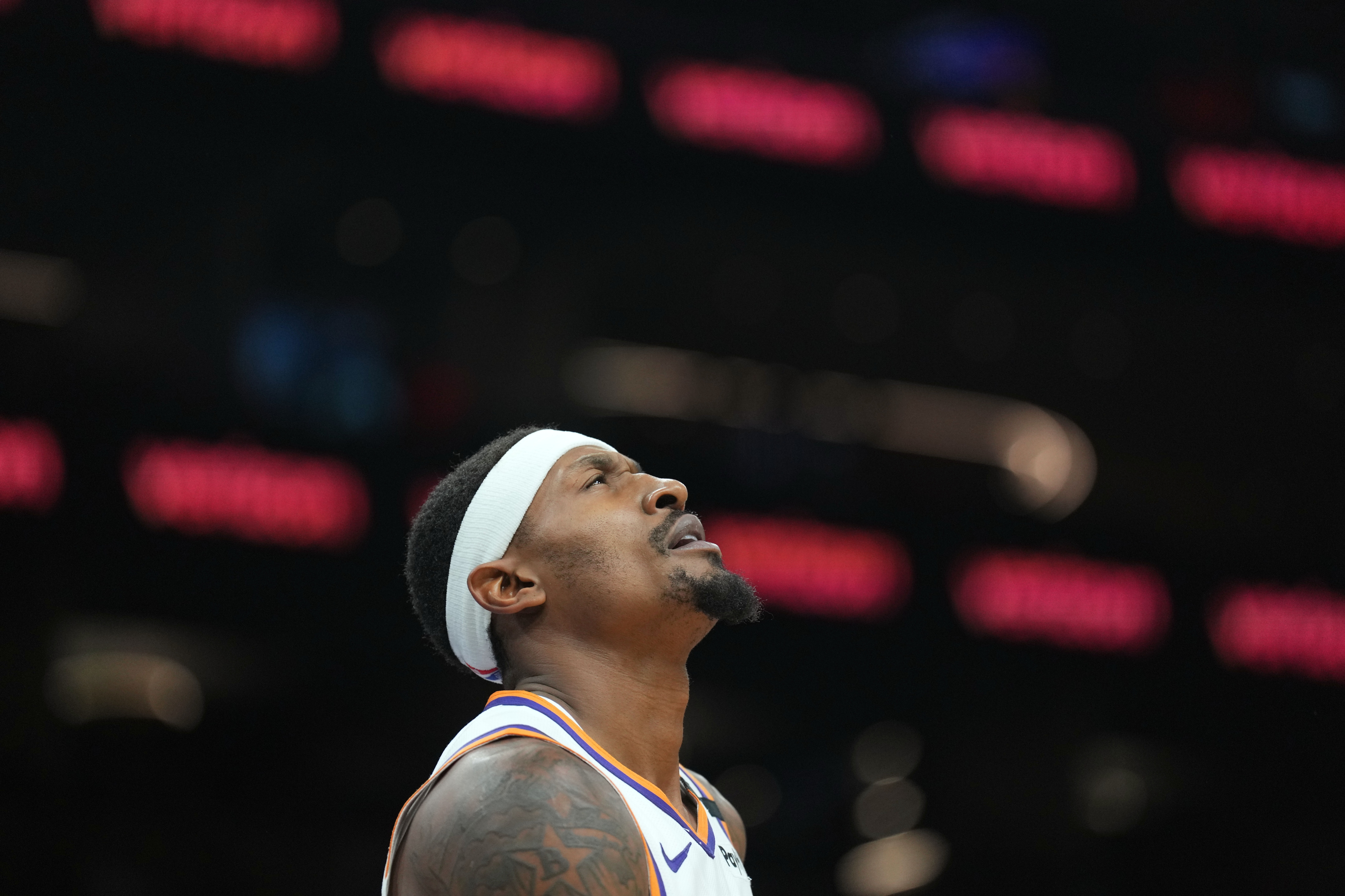 買(mǎi)斷得放棄1380萬(wàn)！名記：比爾不排斥離開(kāi)太陽(yáng) 只想盡可能多拿錢(qián)