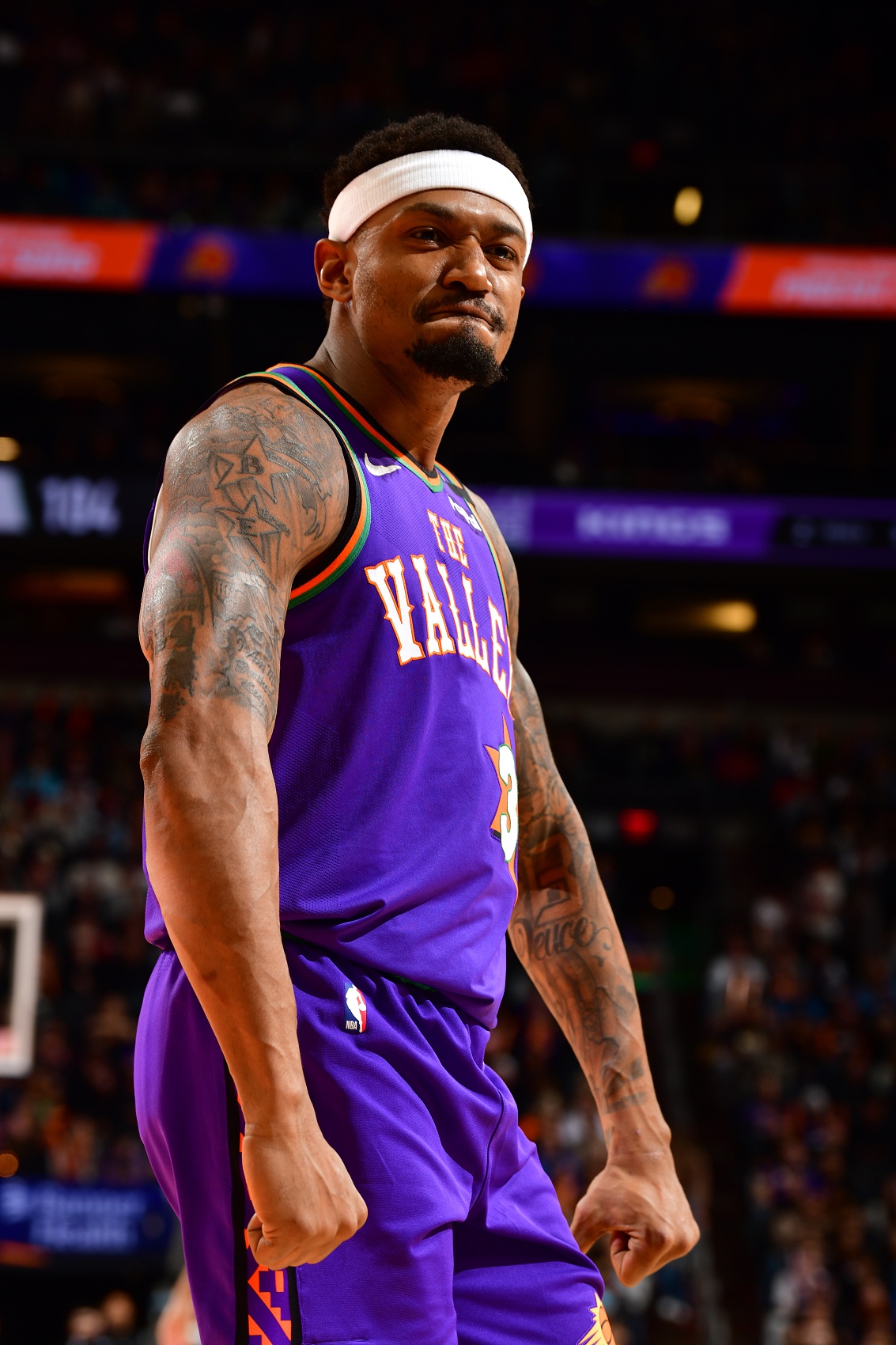 快進(jìn)一下？??記者：比爾愿意配合太陽(yáng)買(mǎi)斷 合同還剩2年超1.1億