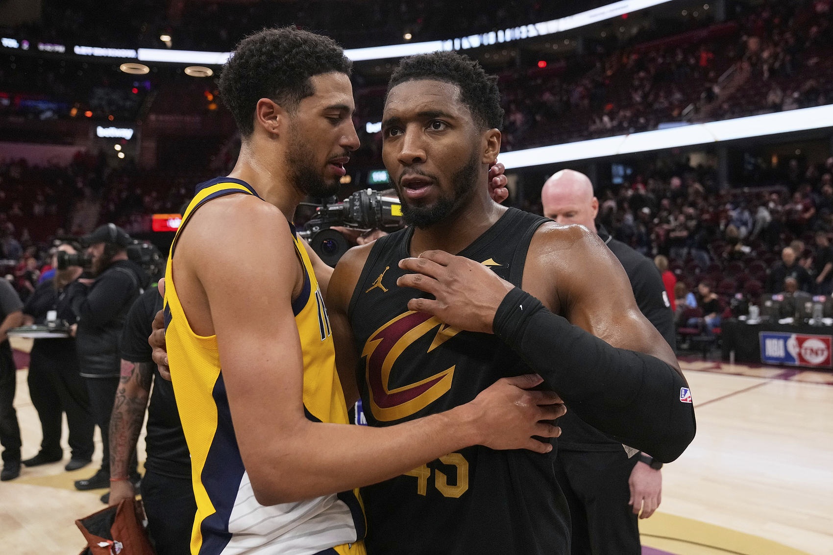 波普：米切爾還不是超級巨星 對哈利伯頓我也還不確定