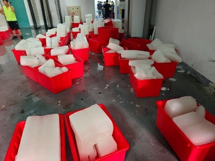 防暑！蘇媒：淮安隊、鎮江隊主場(chǎng)共準備105噸冰塊+70個(gè)飲水點(diǎn)