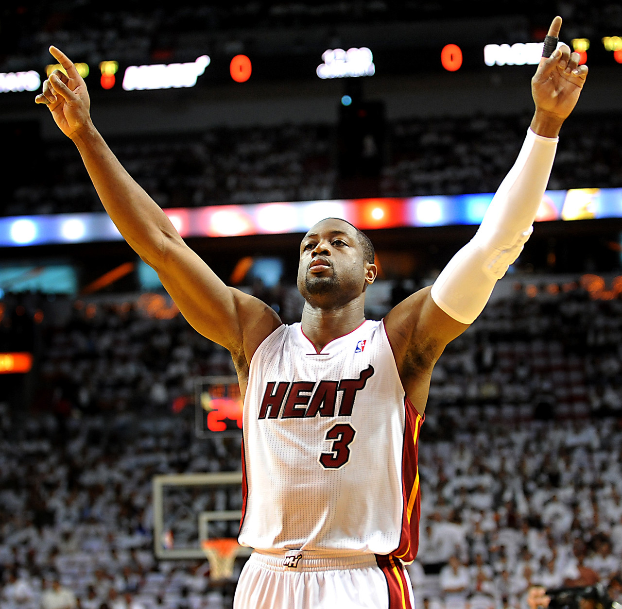 阿德巴約：韋德是熱火隊史最佳 等我退役時(shí)希望也能被銘記