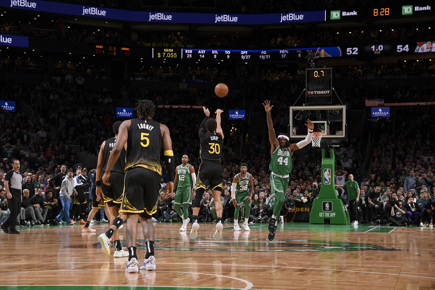 ??若除去超遠壓哨出手 庫里生涯三分命中率能從42.3%升至42.8%